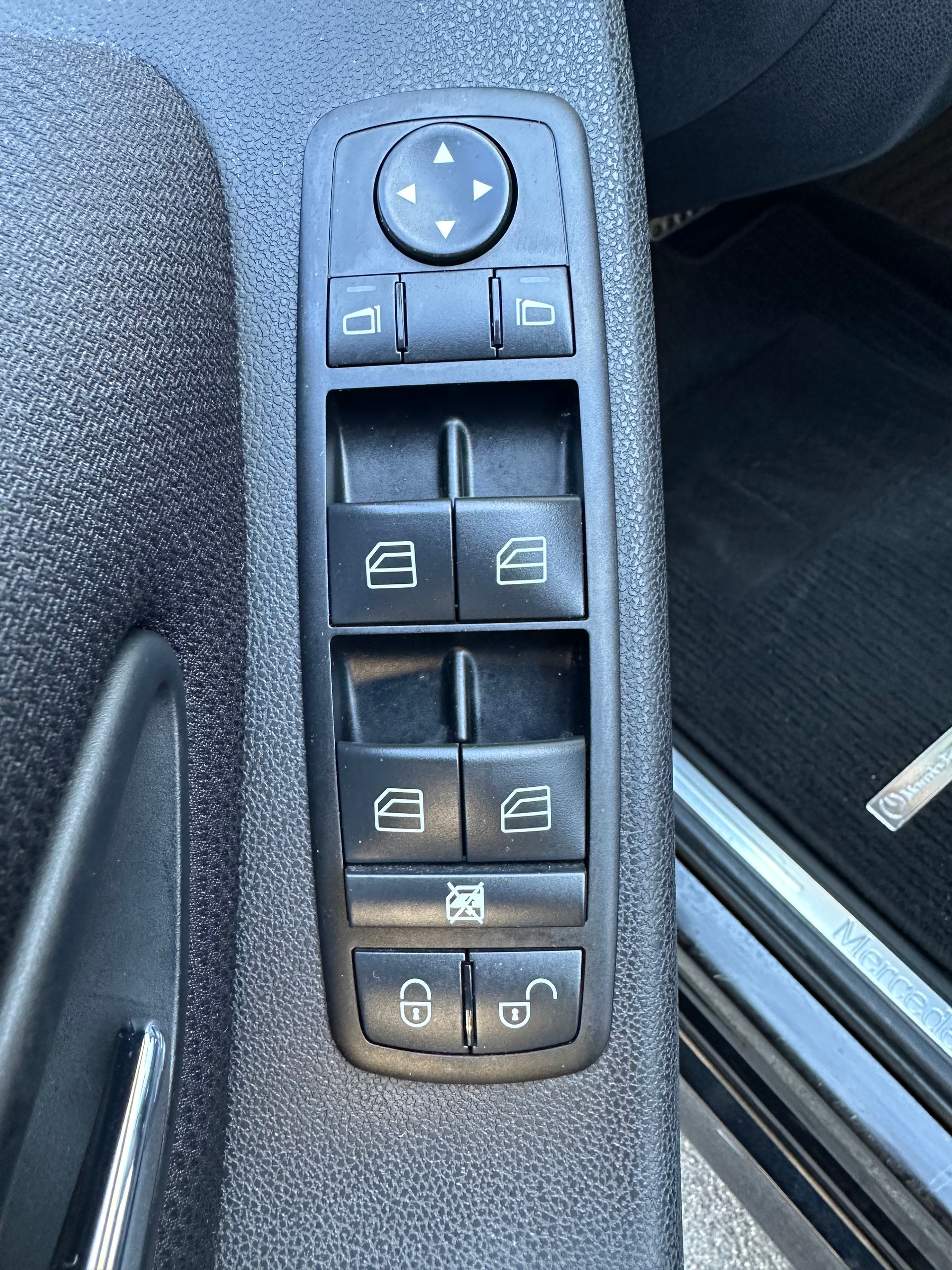 MERCEDES-BENZ B 170-image-17