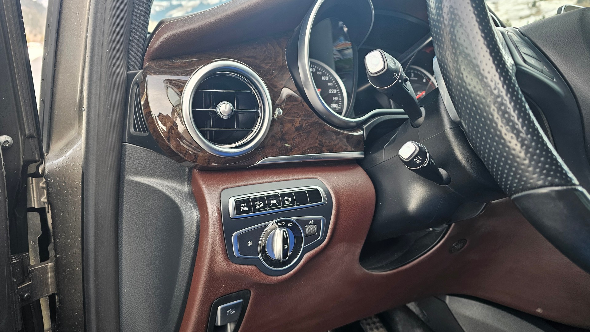 MERCEDES-BENZ V 250 d Avantgarde extralang 4M 7G-Tronic-image-4