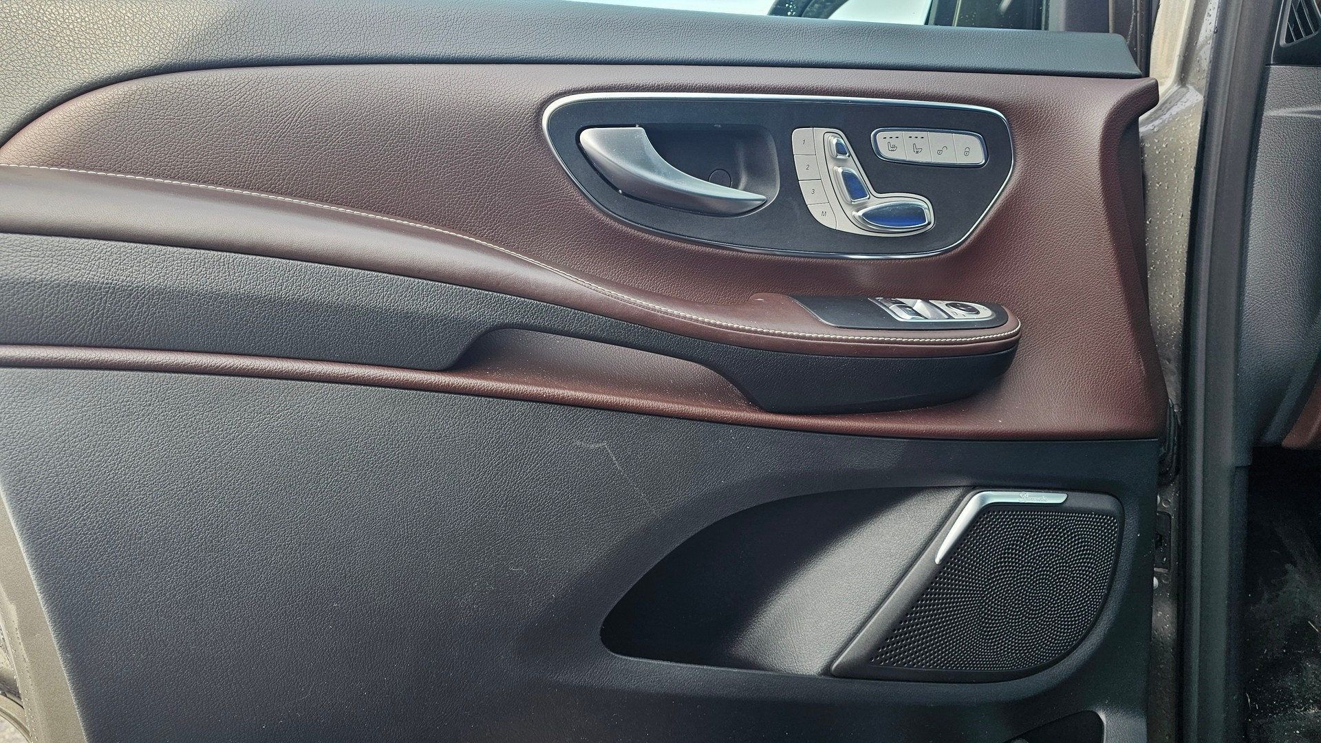 MERCEDES-BENZ V 250 d Avantgarde extralang 4M 7G-Tronic-showroom-element-3