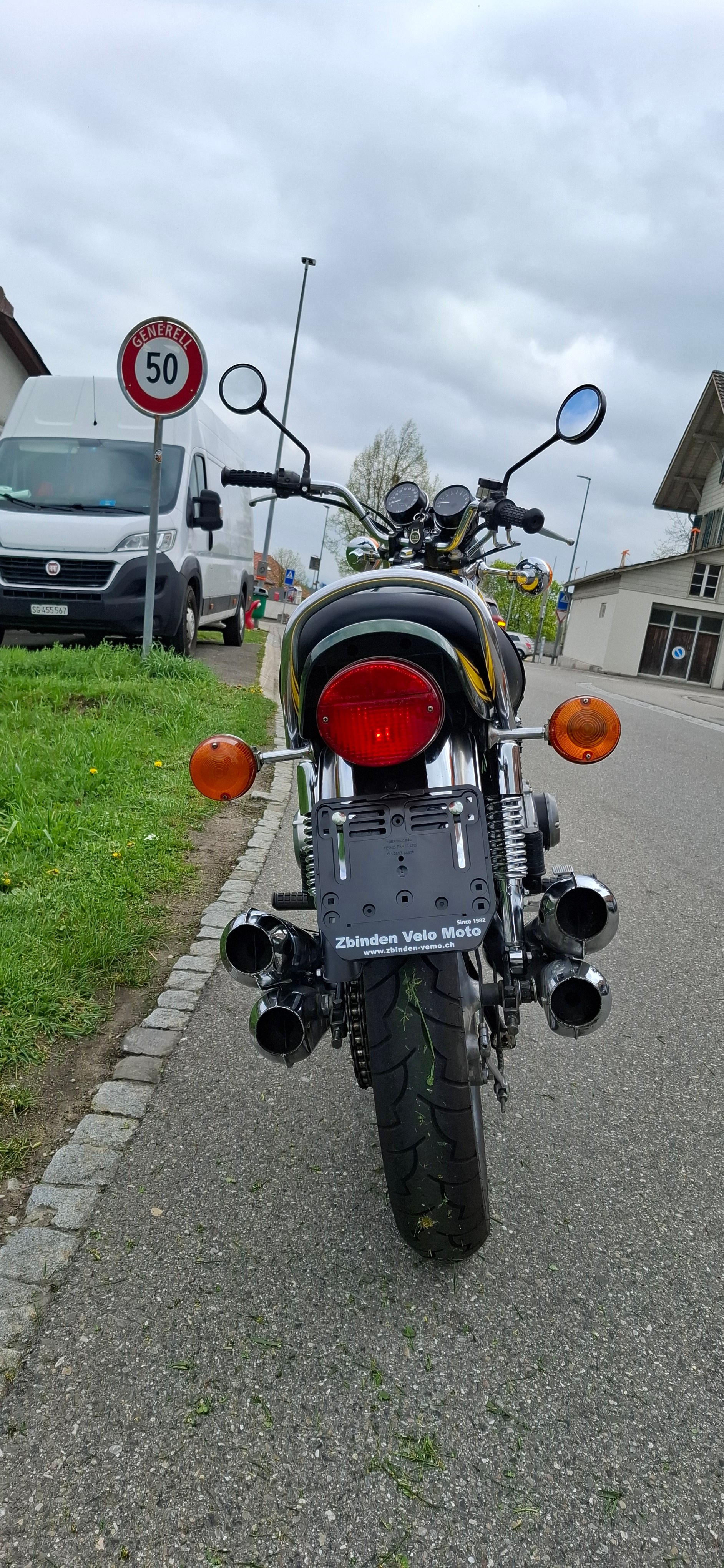 KAWASAKI Z 900-image-5