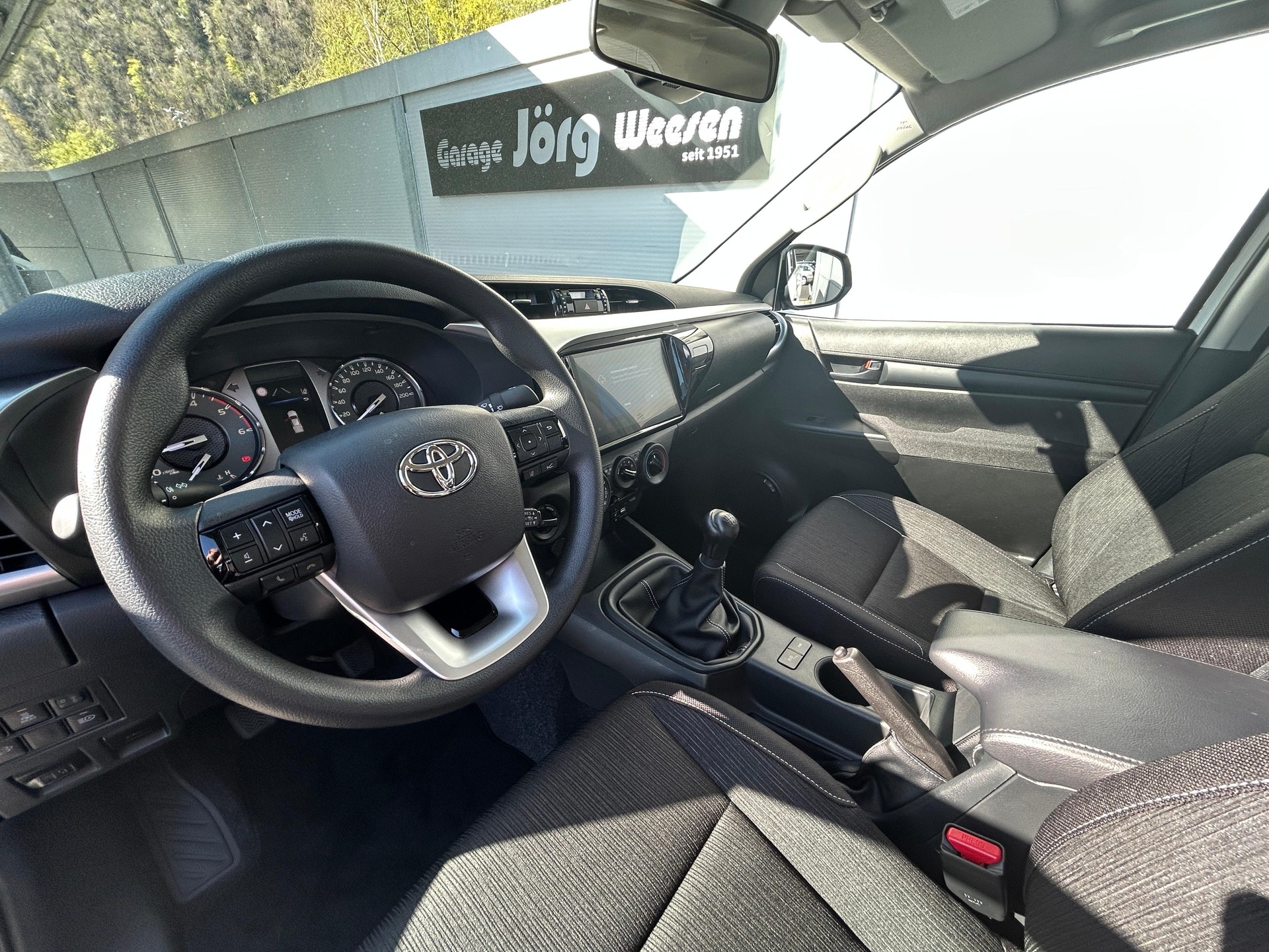 TOYOTA Hilux Double Cab.-Pick-up 2.8 D-4D 204 Comfort-image-8