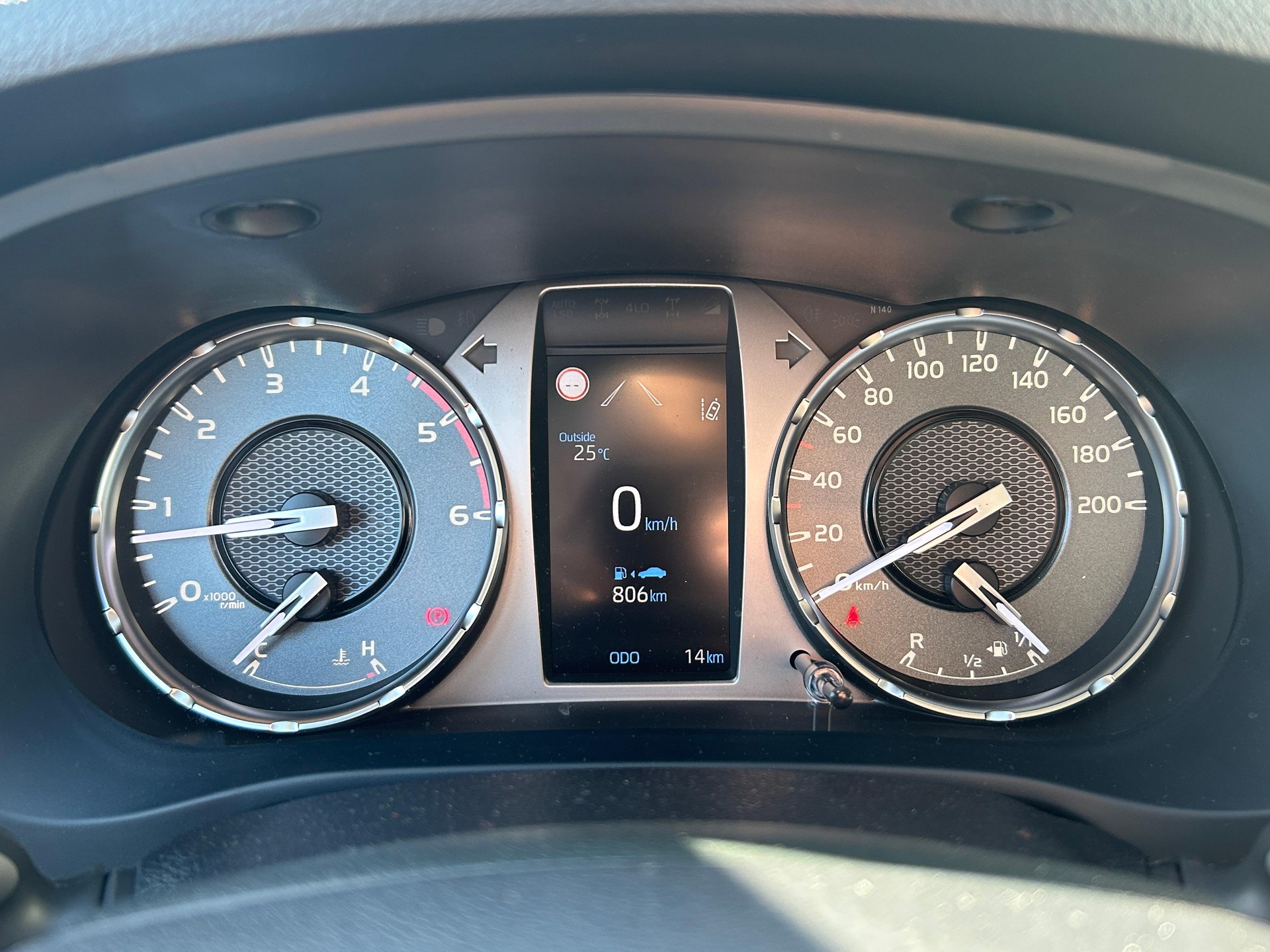 TOYOTA Hilux Double Cab.-Pick-up 2.8 D-4D 204 Comfort-image-11