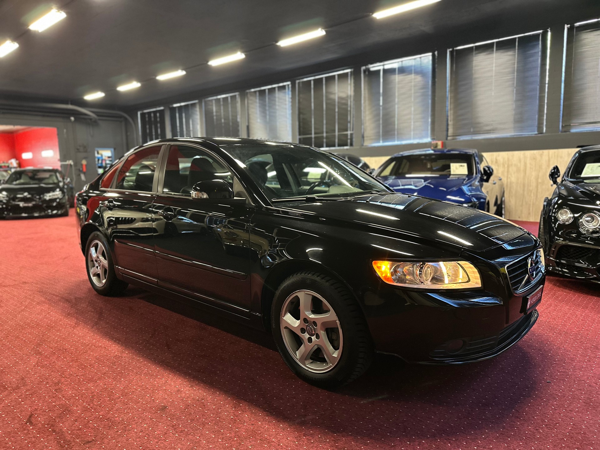 VOLVO S40 D3 Kinetic / 5 Zylinder / Diesel / 1. Hand - Frisch ab MFK & Service!!-showroom-element-2