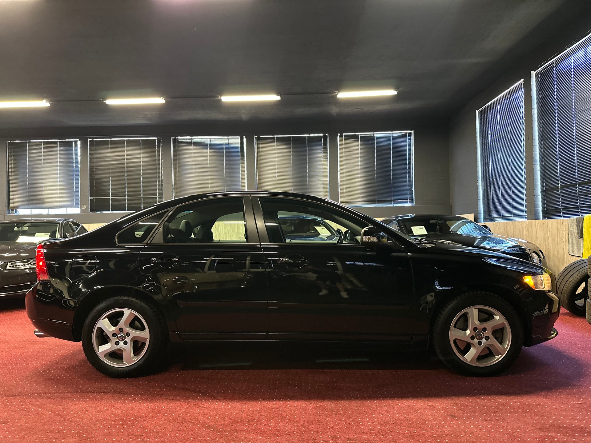 VOLVO S40 D3 Kinetic / 5 Zylinder / Diesel / 1. Hand - Frisch ab MFK & Service!!-showroom-element-3