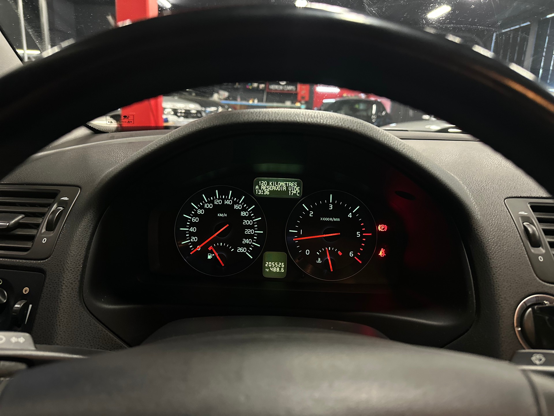 VOLVO S40 D3 Kinetic / 5 Zylinder / Diesel / 1. Hand - Frisch ab MFK & Service!!-image-11