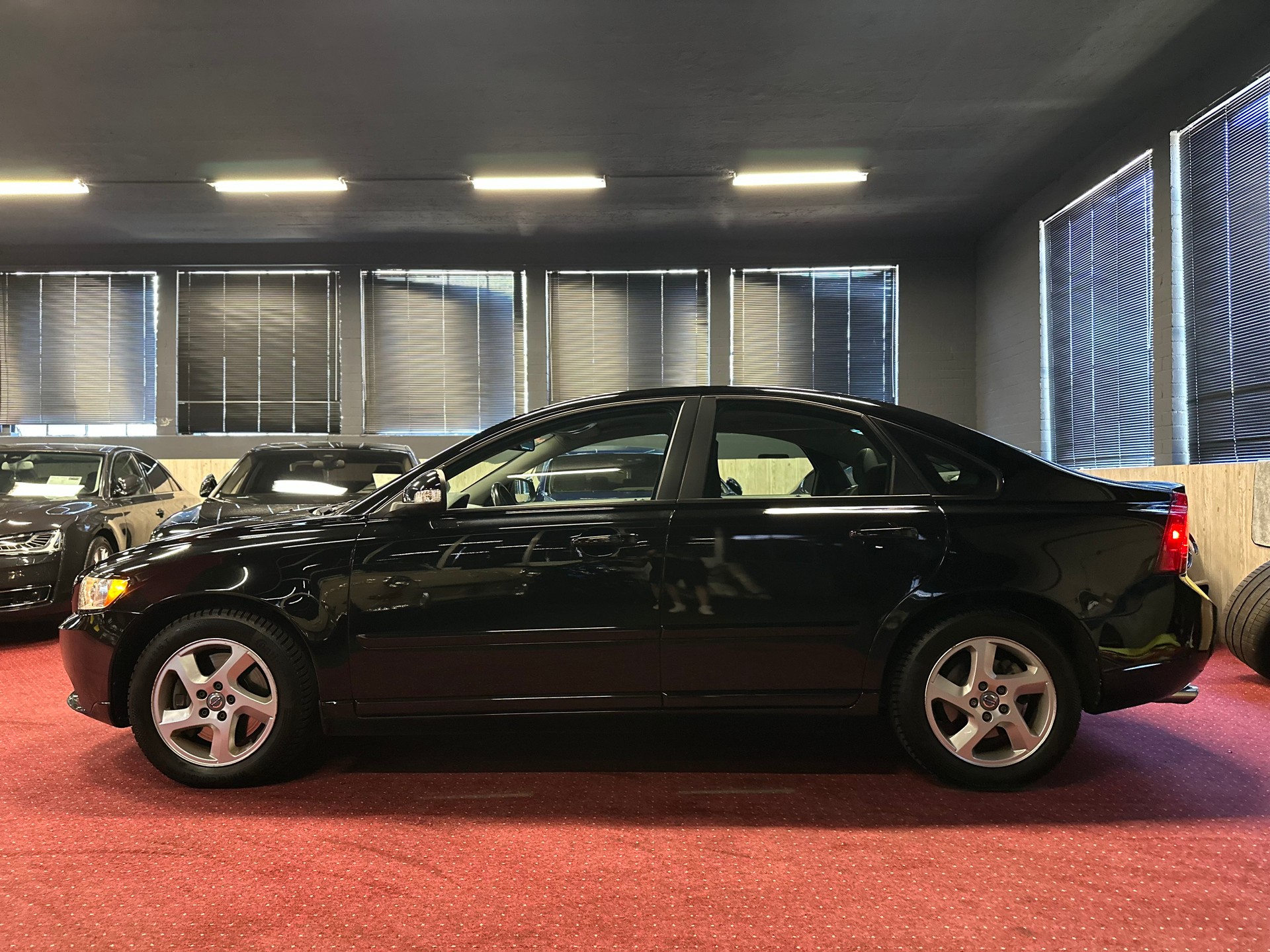 VOLVO S40 D3 Kinetic / 5 Zylinder / Diesel / 1. Hand - Frisch ab MFK & Service!!-image-6