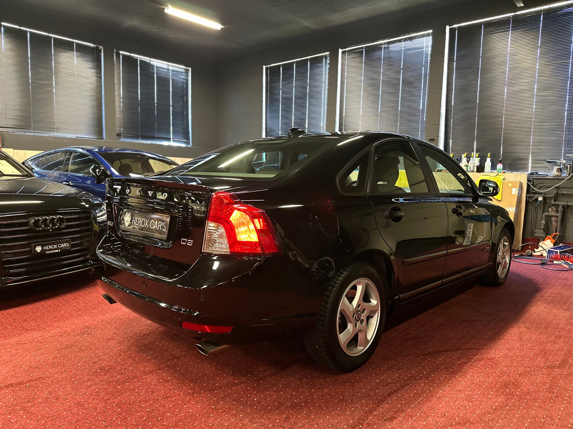 VOLVO S40 D3 Kinetic / 5 Zylinder / Diesel / 1. Hand - Frisch ab MFK & Service!!-image-4