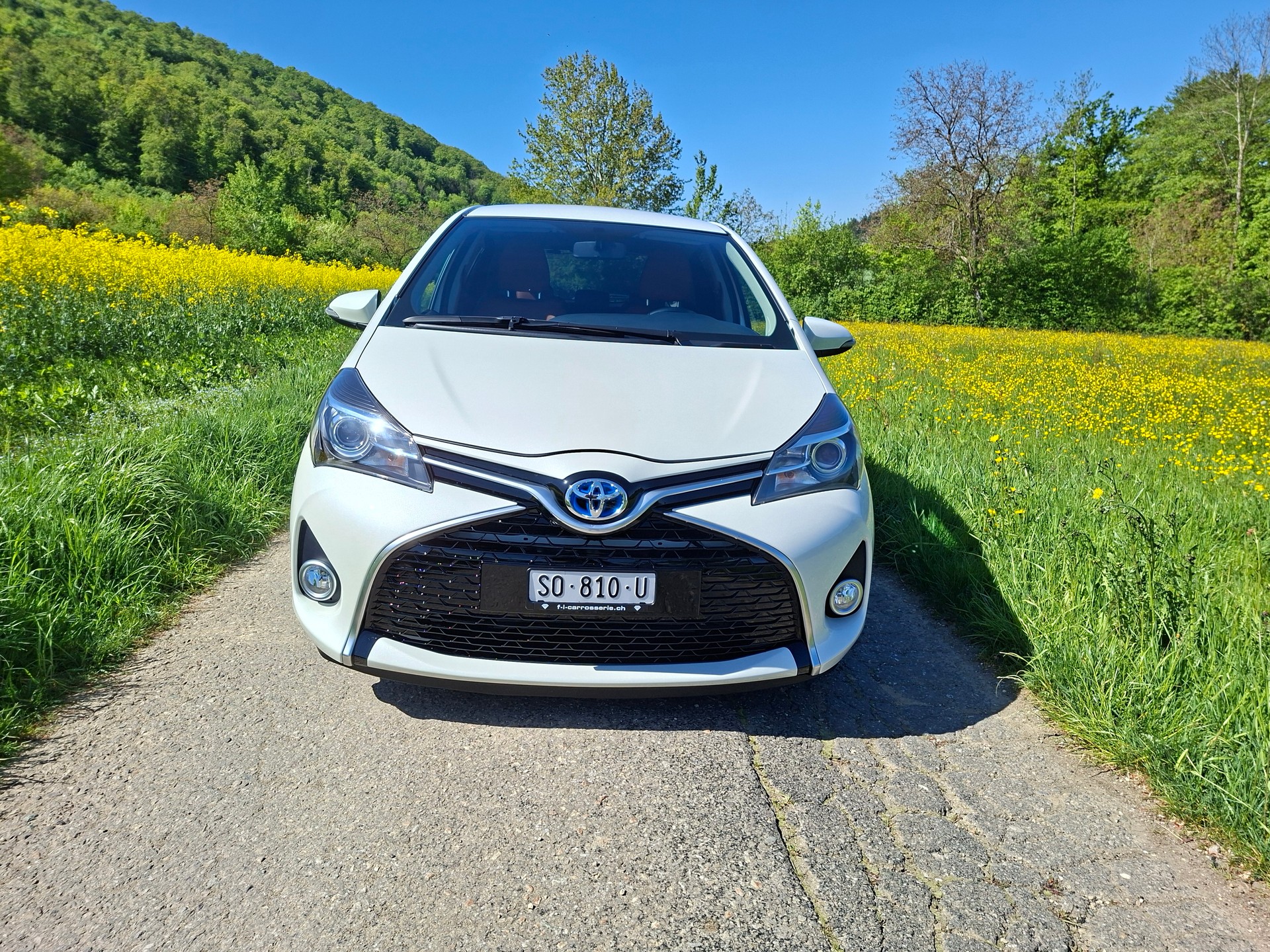 TOYOTA Yaris 1.5 VVT-i Hybrid Swiss Trend e-CVT-showroom-element-2