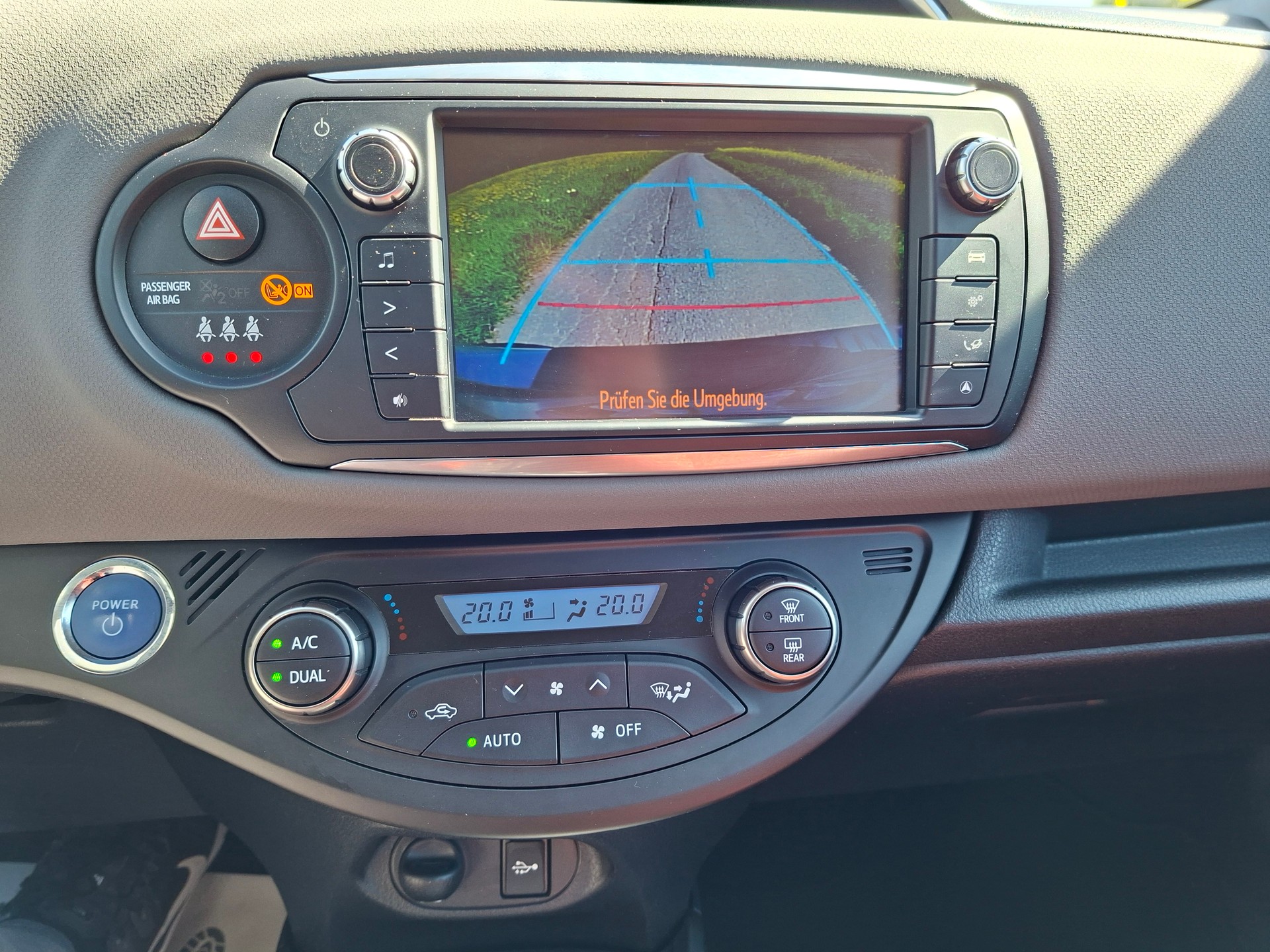 TOYOTA Yaris 1.5 VVT-i Hybrid Swiss Trend e-CVT-image-11