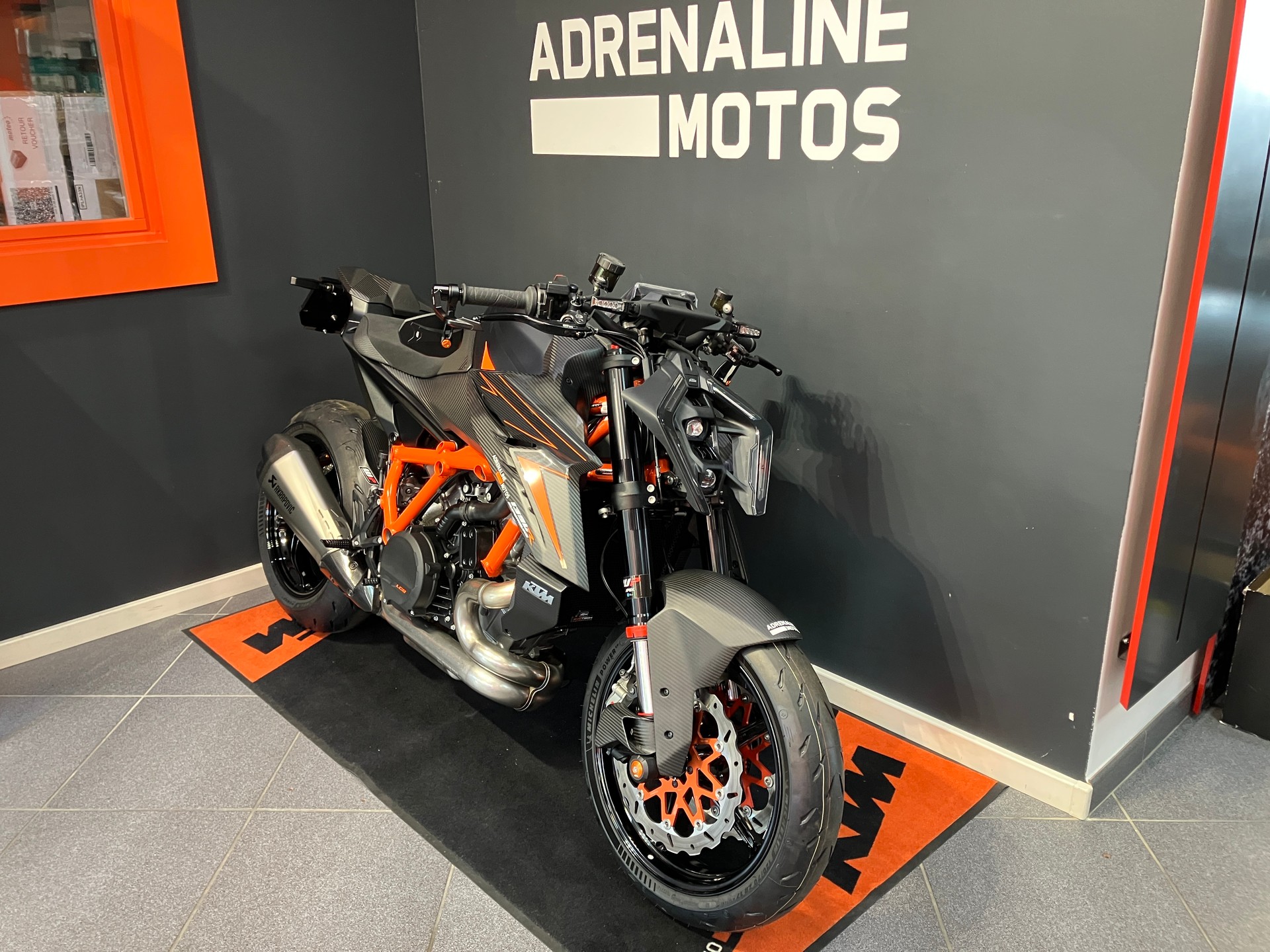 KTM 1390 Super Duke R-image-2