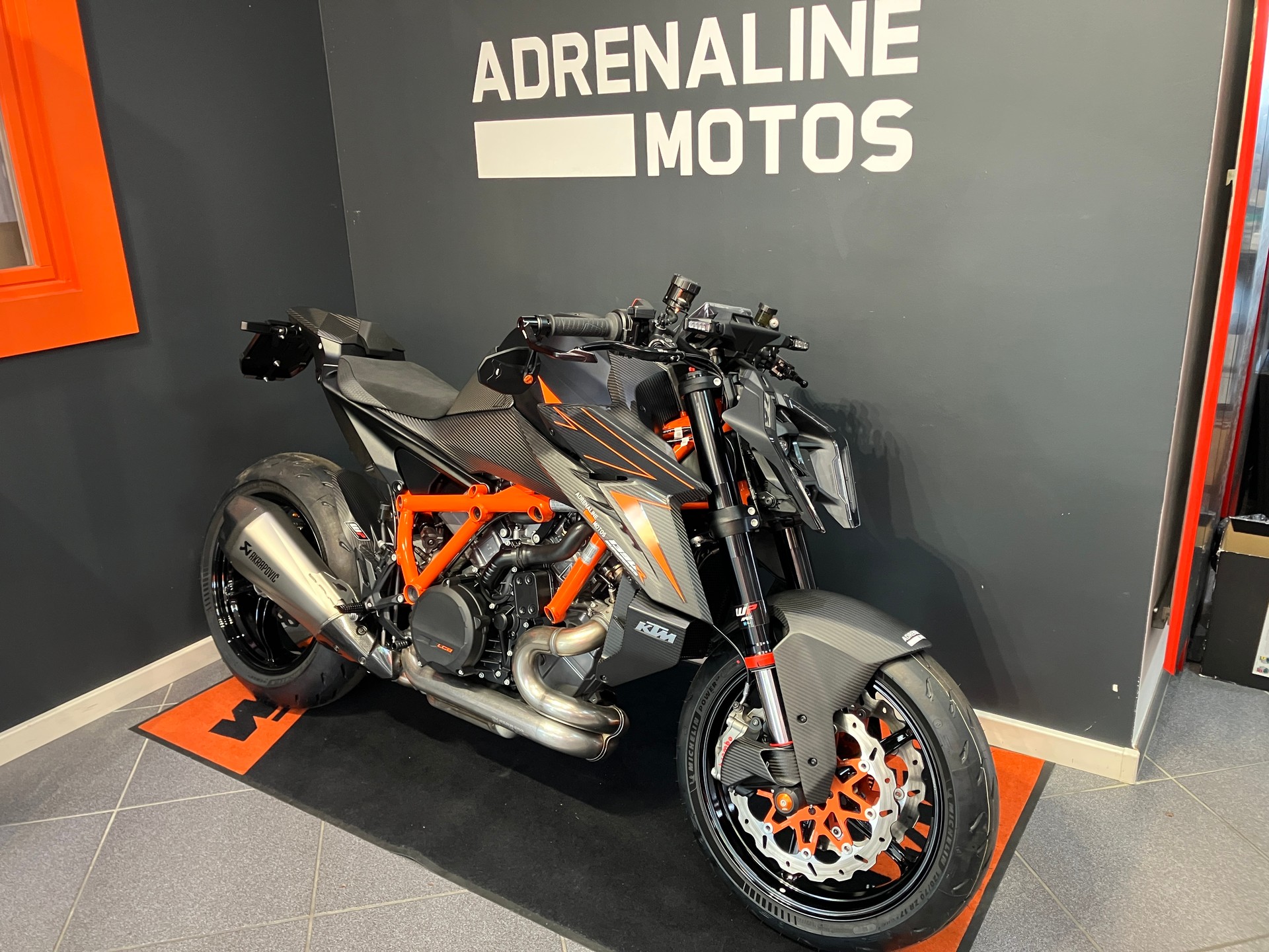 KTM 1390 Super Duke R-image-1