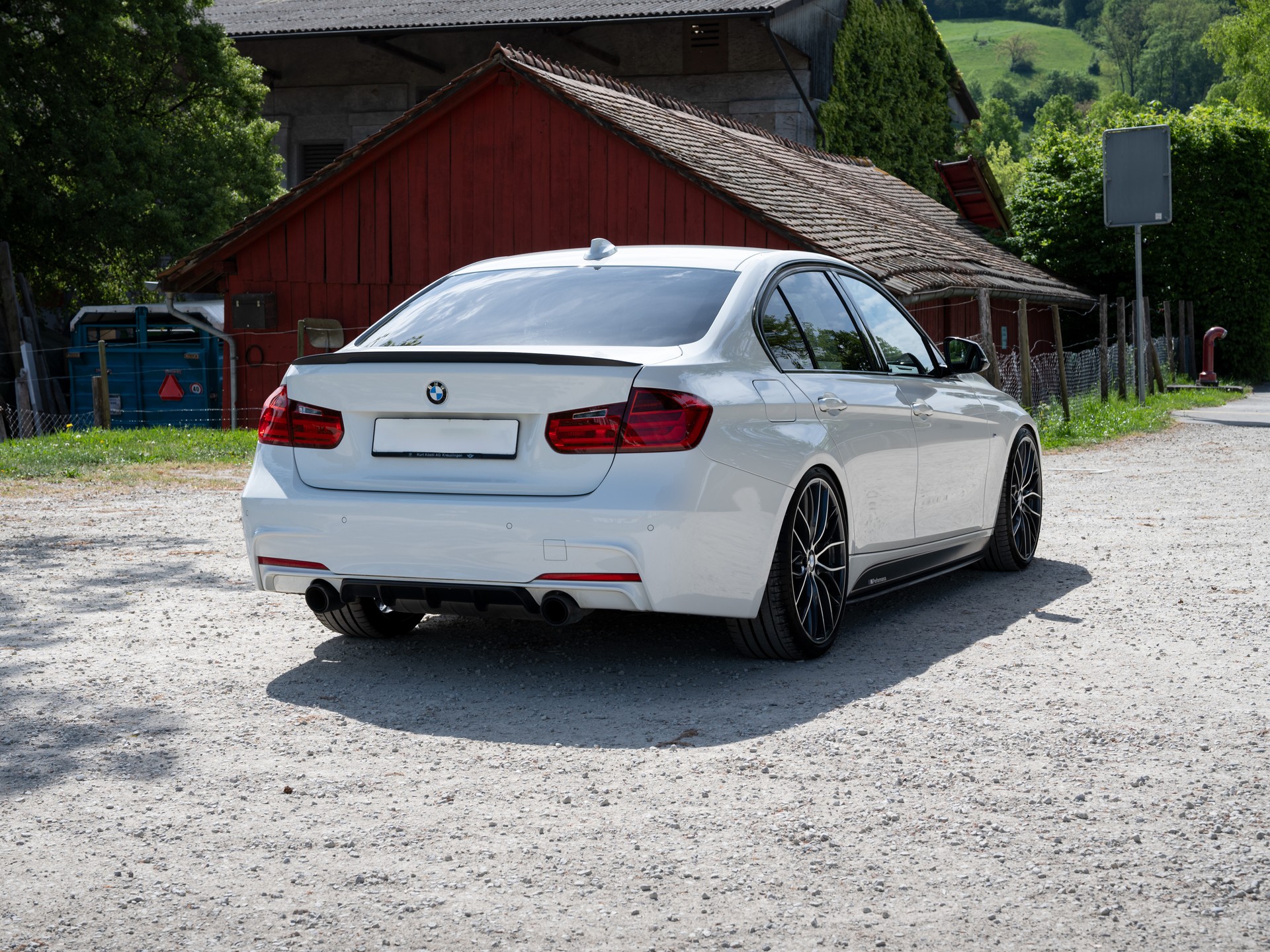 BMW 335i xDrive M Performance Steptronic-image-2