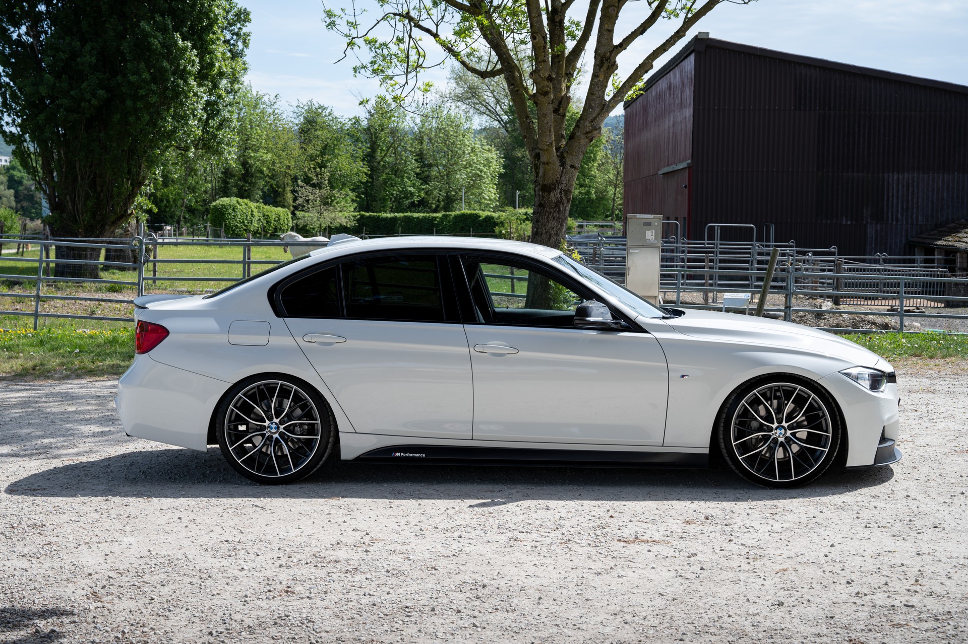 BMW 335i xDrive M Performance Steptronic-image-4