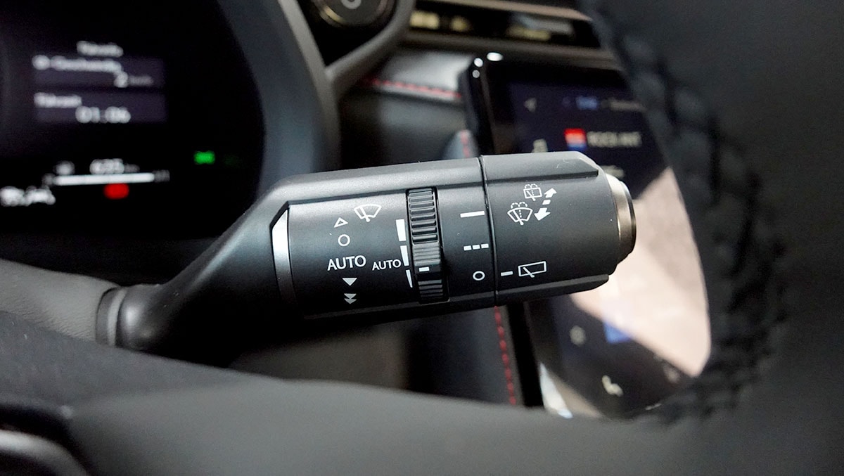 LEXUS LBX FWD Elegant CVT-image-16