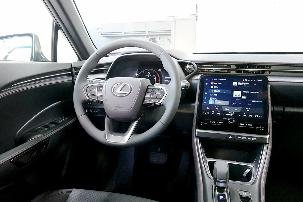 LEXUS LBX FWD Elegant CVT-image-7