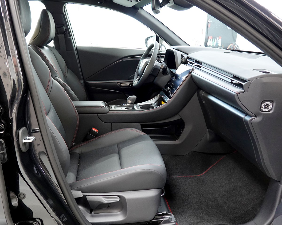 LEXUS LBX FWD Elegant CVT-image-4