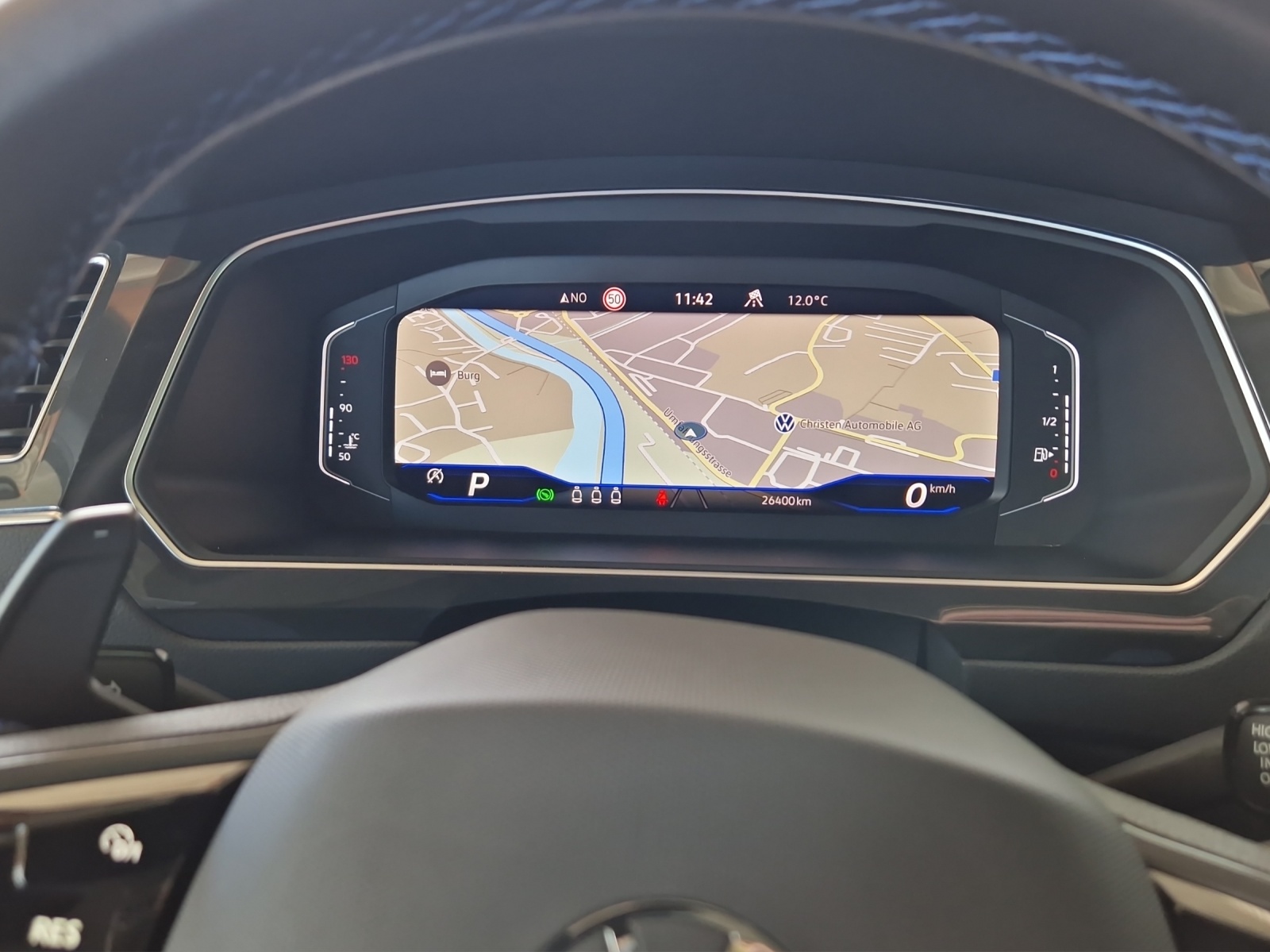VW Tiguan 2.0TSI R 4Motion DSG-image-12
