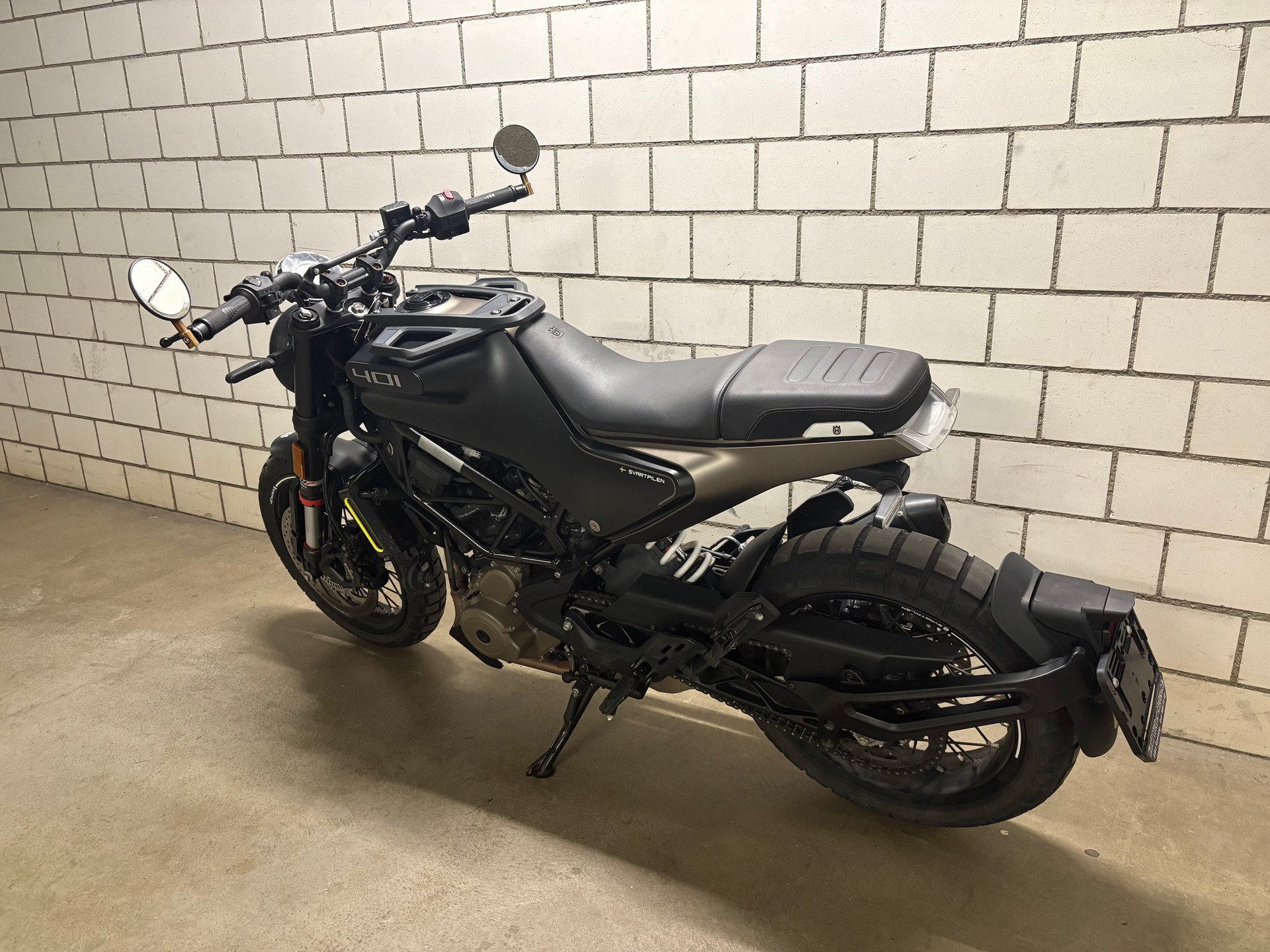 HUSQVARNA Svartpilen 401-image-3