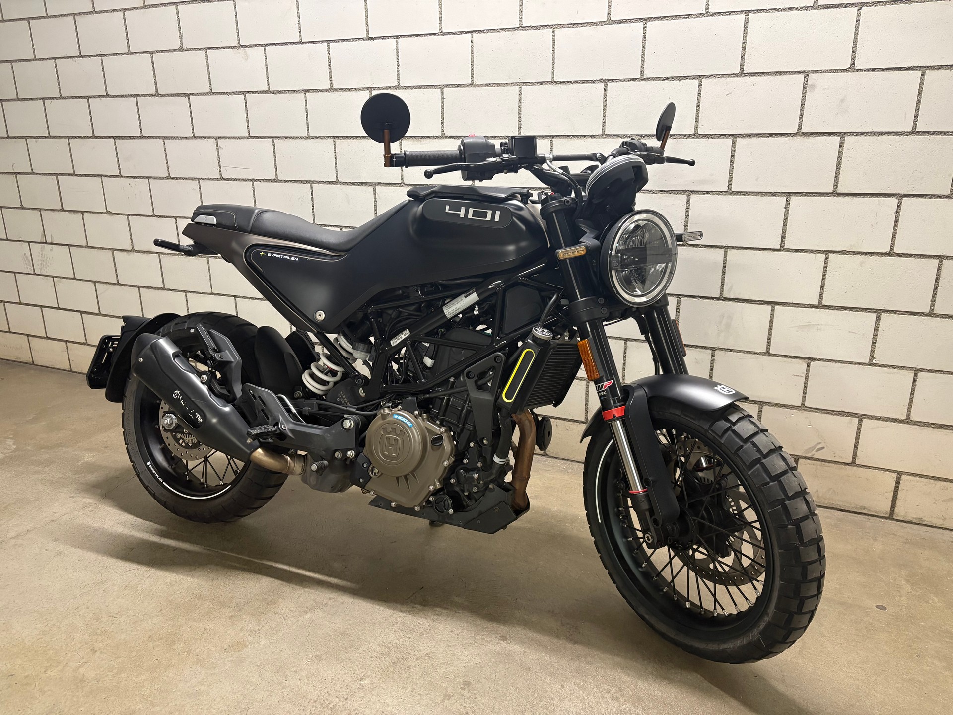 HUSQVARNA Svartpilen 401-image-0