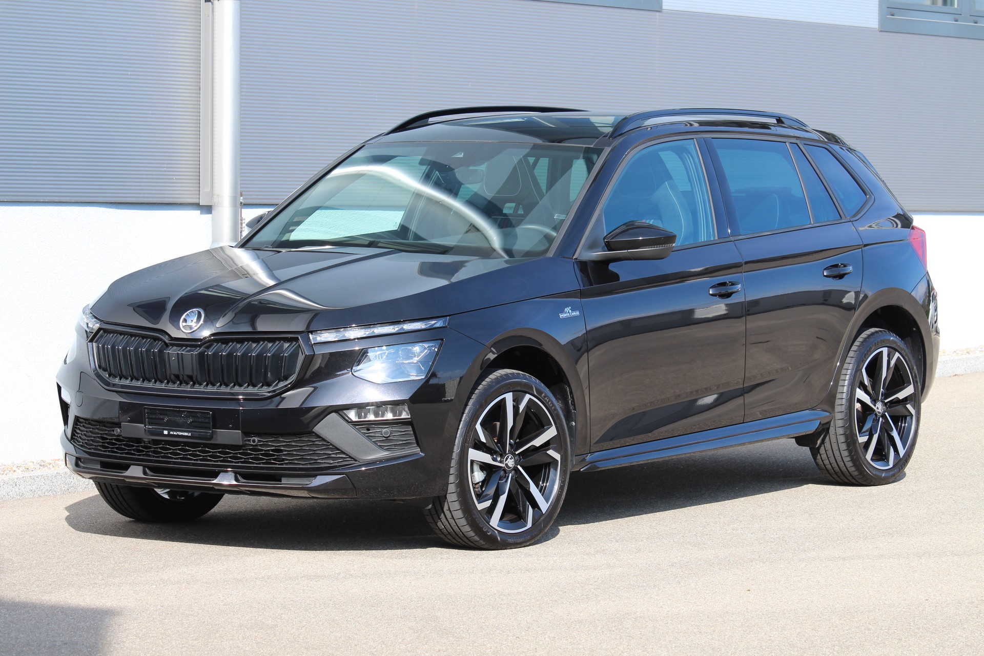 SKODA Kamiq 1.5 TSI Monte Carlo DSG 150PS • Facelift • Panorama-Glasdach • Elektr. AHK • Garantie bis 12.2030 inkl. Winterräder-image-0