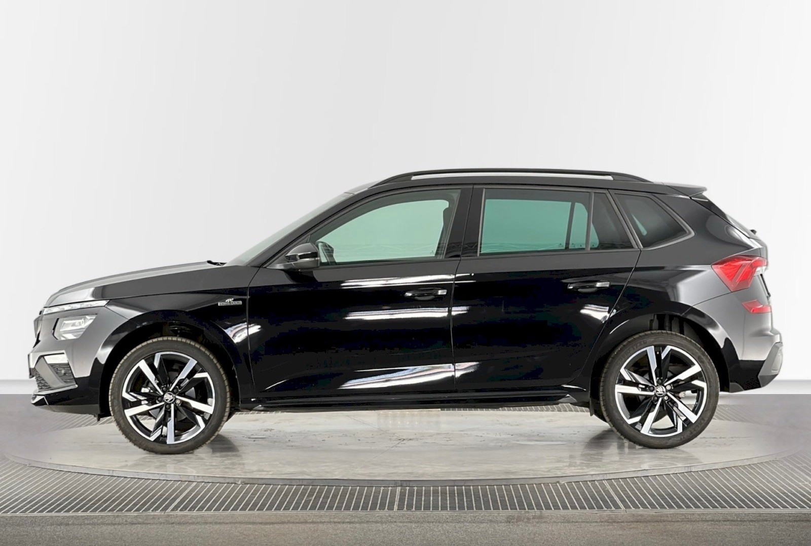 SKODA Kamiq 1.5 TSI Monte Carlo DSG 150PS • Facelift • Panorama-Glasdach • Elektr. AHK • Garantie bis 12.2030 inkl. Winterräder-showroom-element-1