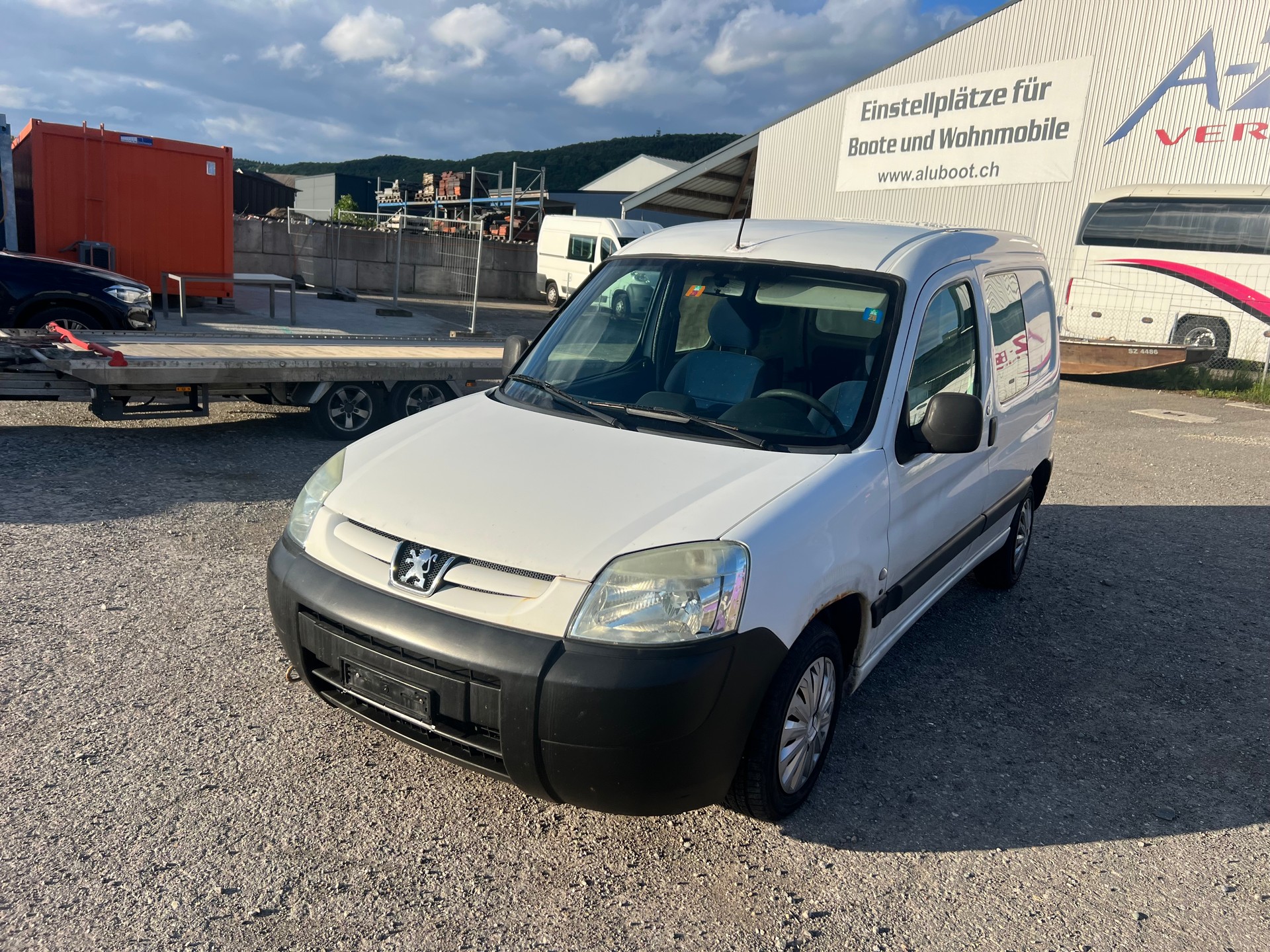 PEUGEOT Partner 2.0 HDI 190 C (SPE)-image-2