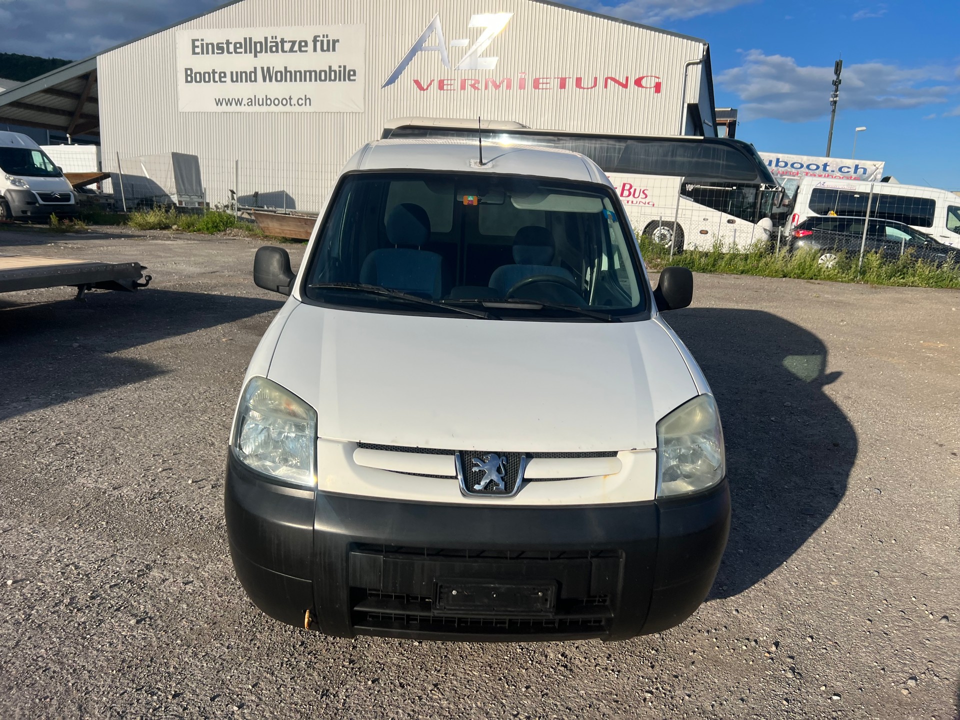 PEUGEOT Partner 2.0 HDI 190 C (SPE)-image-1
