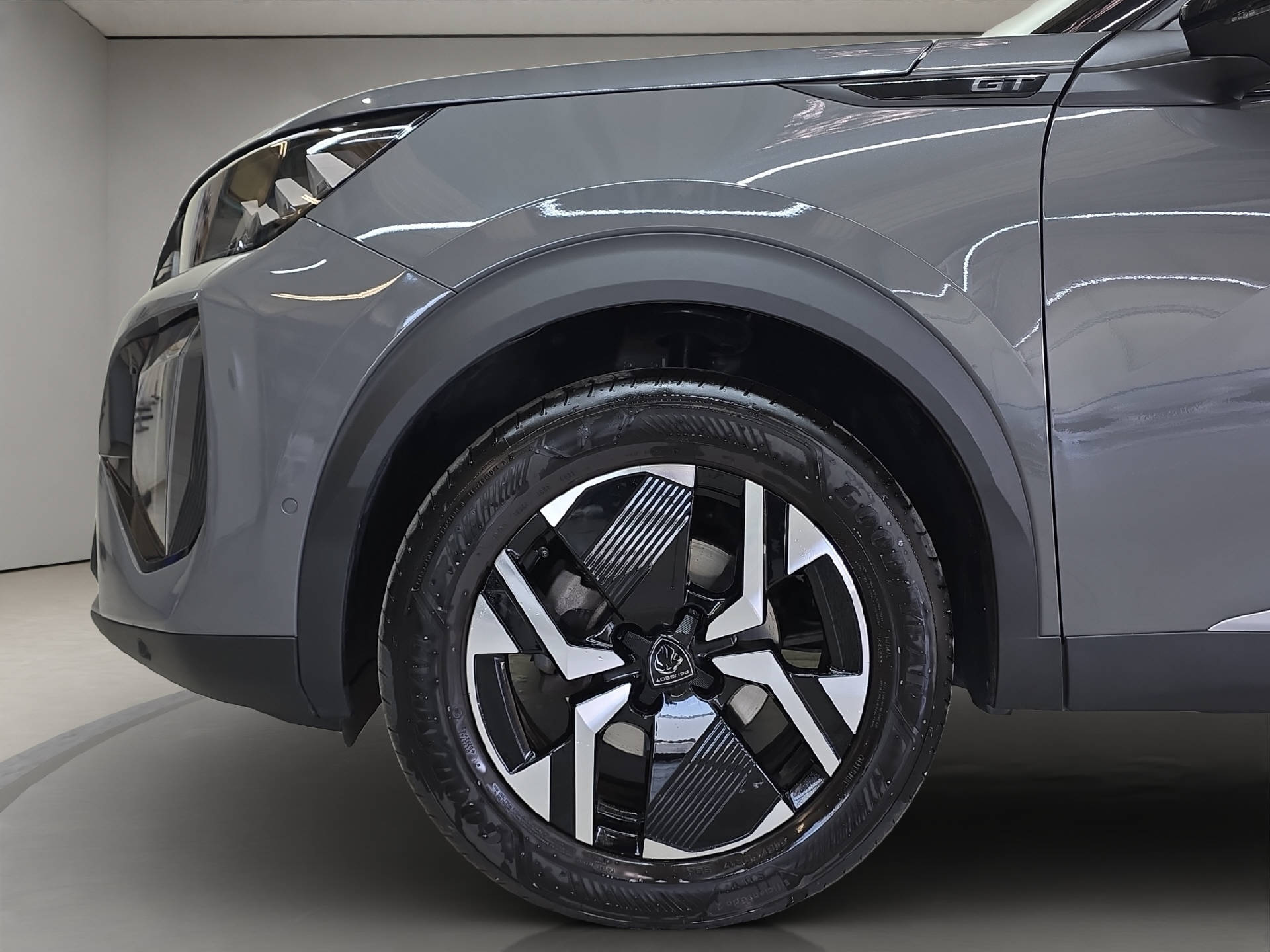 PEUGEOT 2008 1.2 PureTech 130 GT-image-12