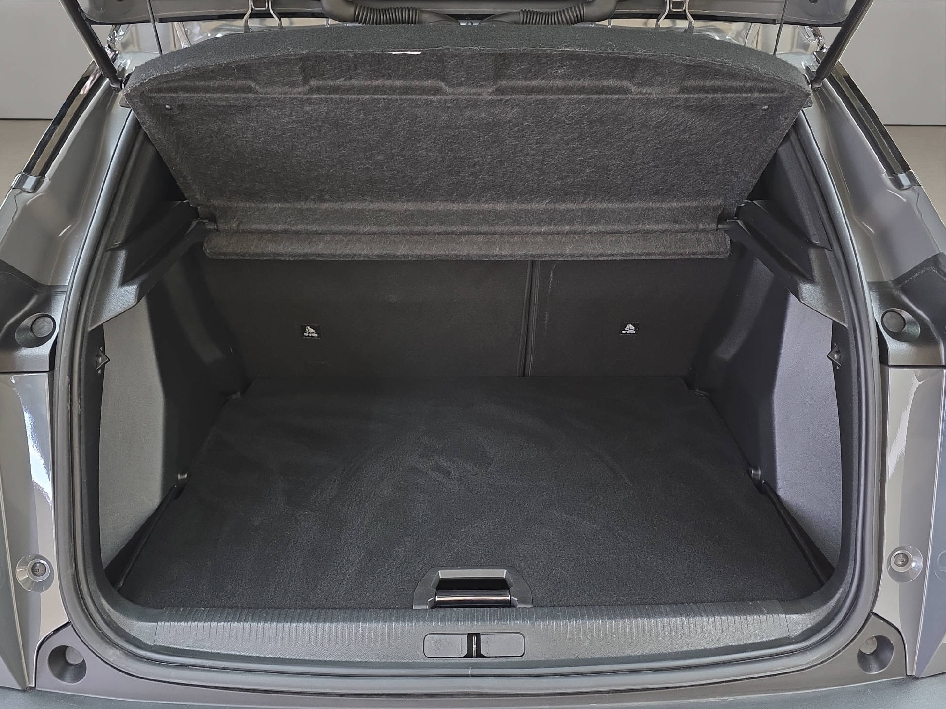 PEUGEOT 2008 1.2 PureTech 130 GT-image-11