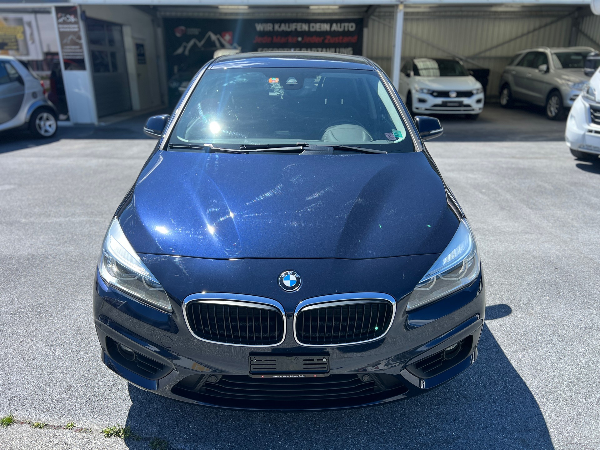 BMW 218i Active Tourer-image-4