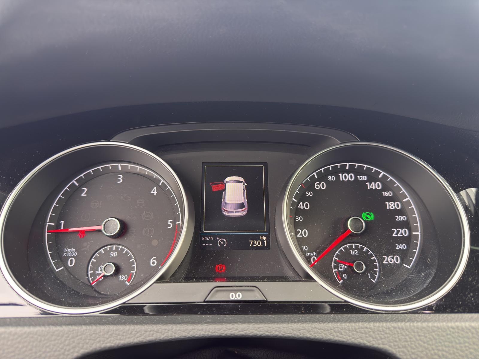 VW Golf 2.0 TDI Allstar R-Line DSG-image-10