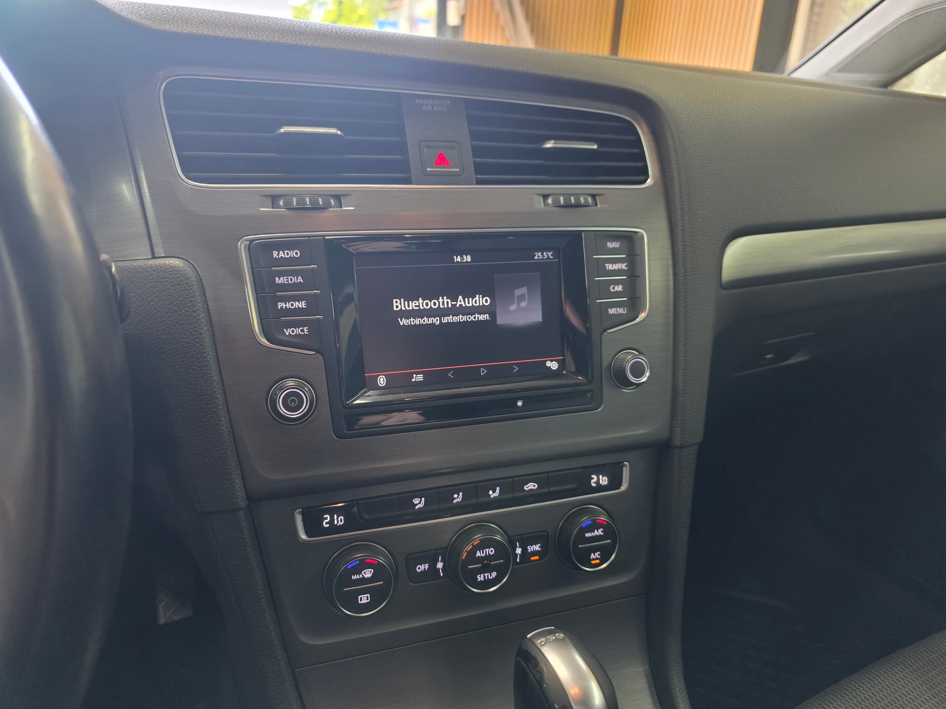 VW Golf Variant 1.6 TDI Comfortline DSG-image-13