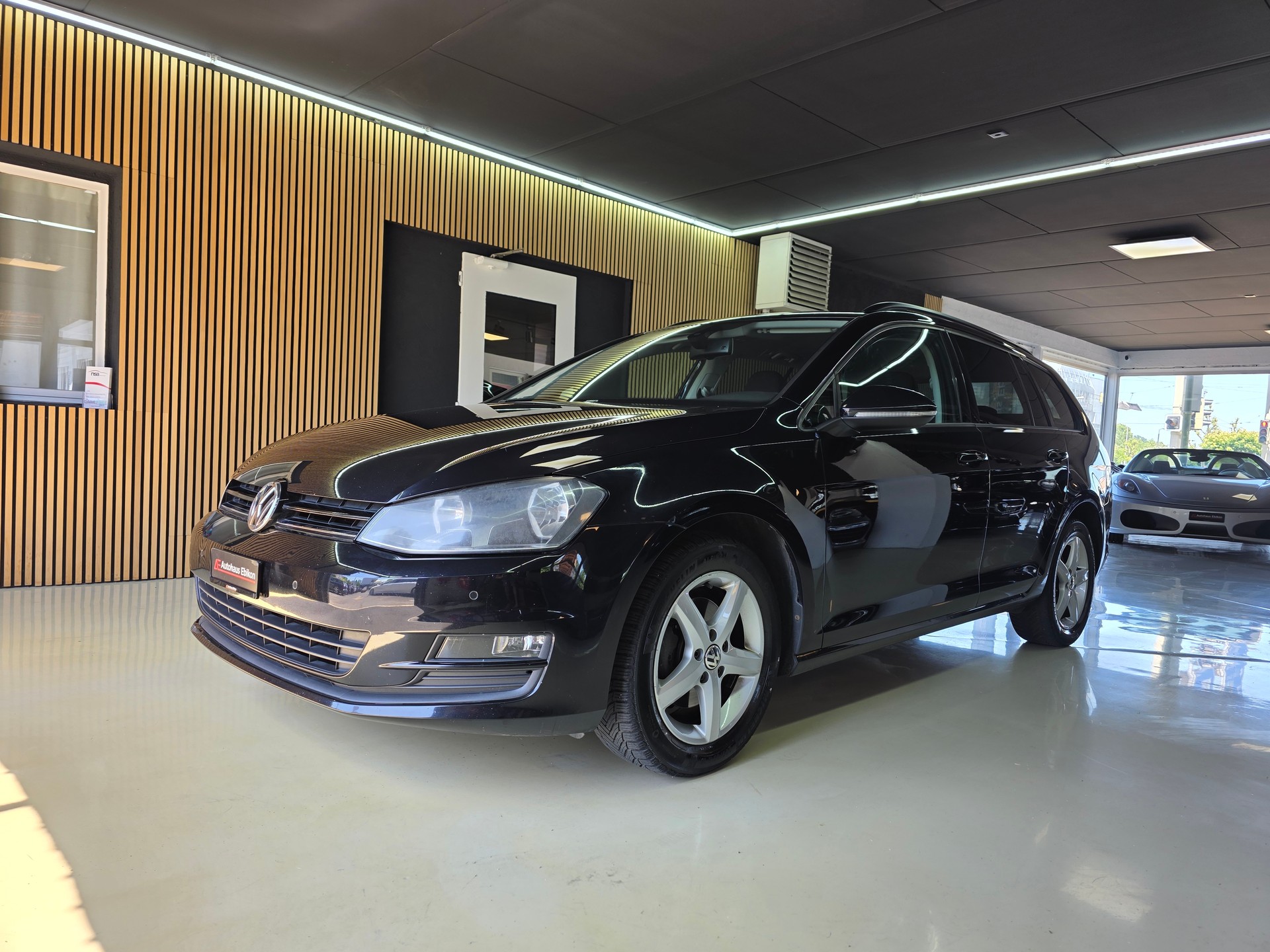 VW Golf Variant 1.6 TDI Comfortline DSG-showroom-element-2