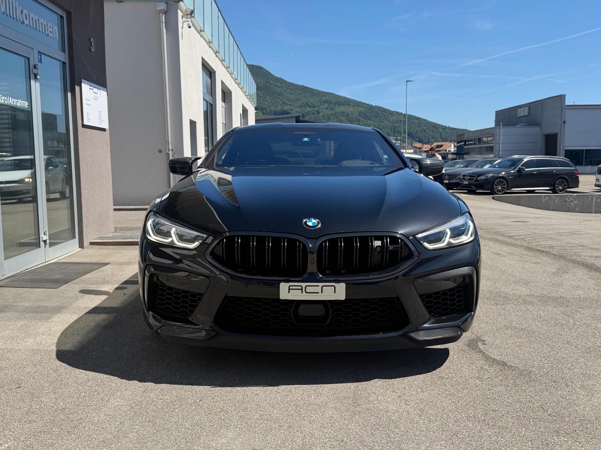 BMW M8 xDrive Steptronic M Competition-showroom-element-1