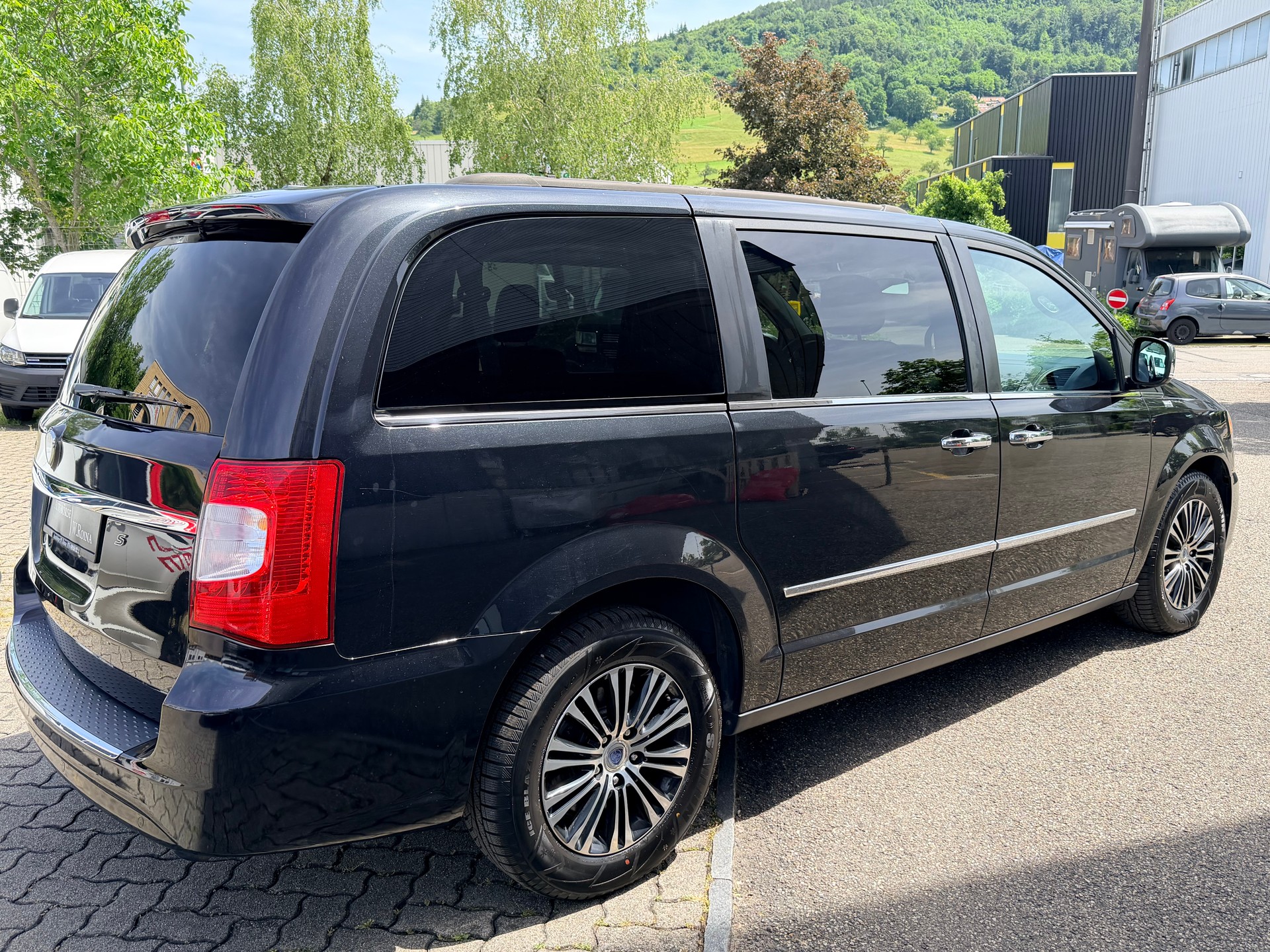 LANCIA Voyager 2.8D S Automatic-showroom-element-2