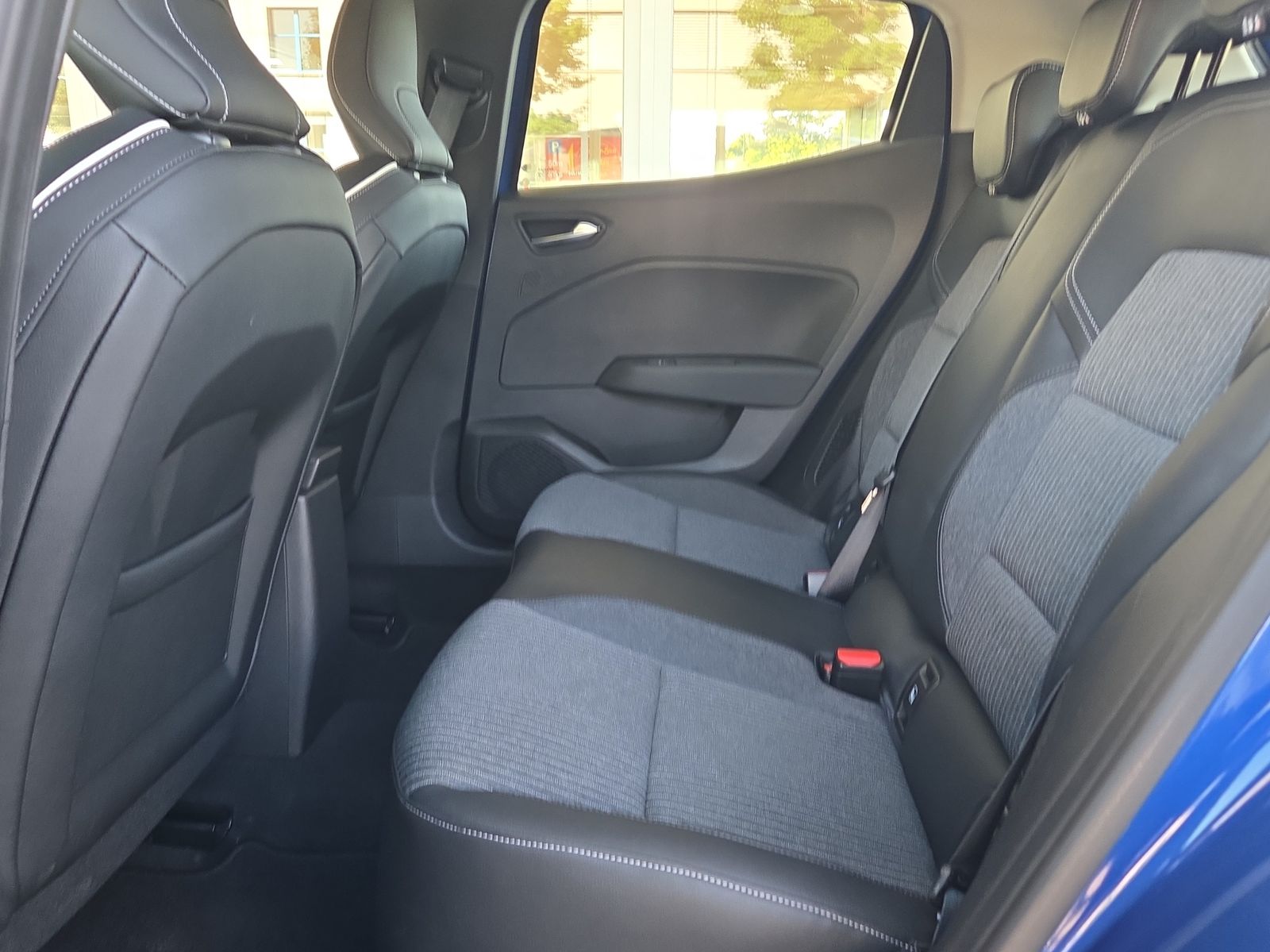 RENAULT Clio 1.6 E-Tech Intens-image-10