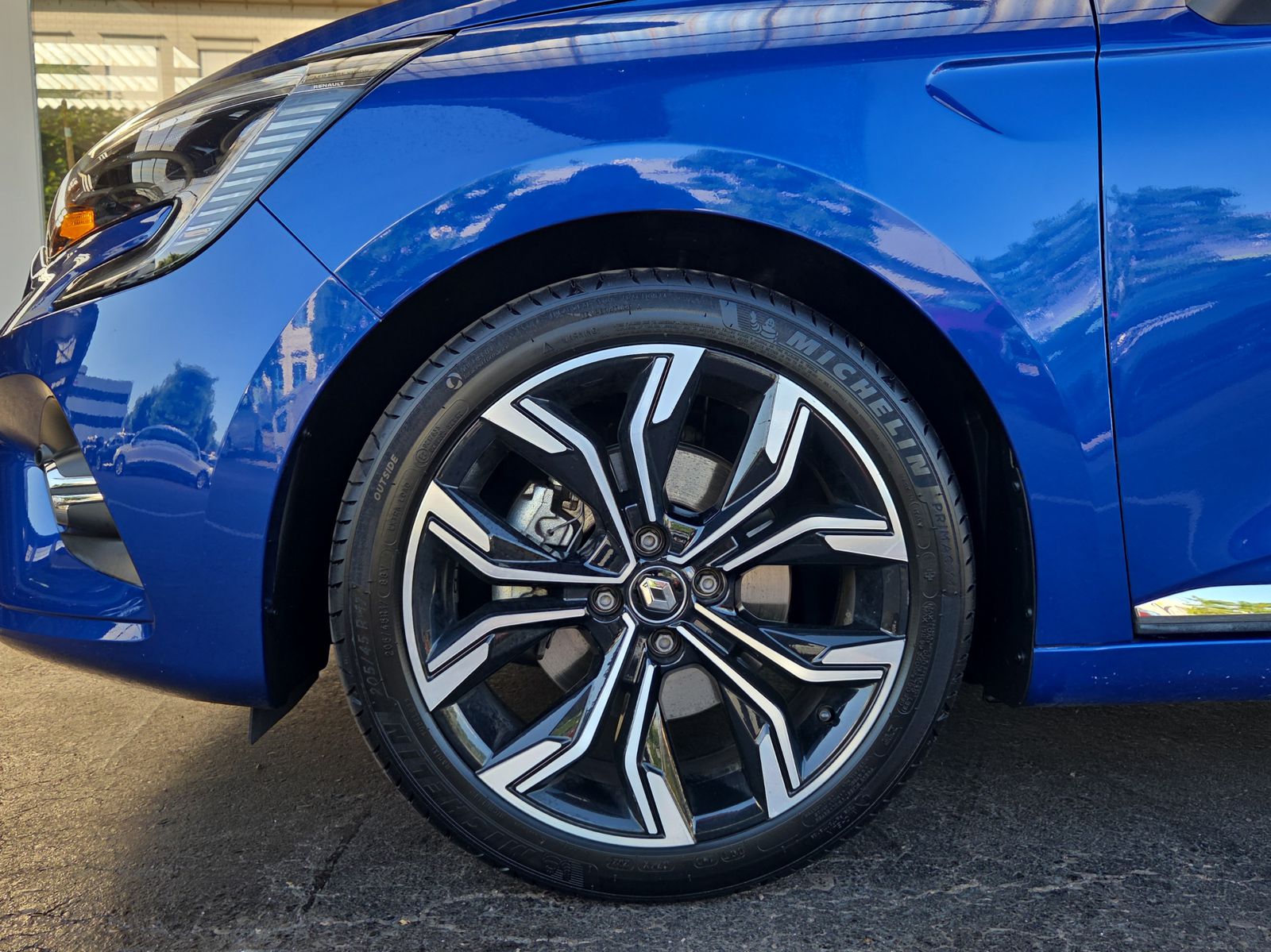 RENAULT Clio 1.6 E-Tech Intens-image-4