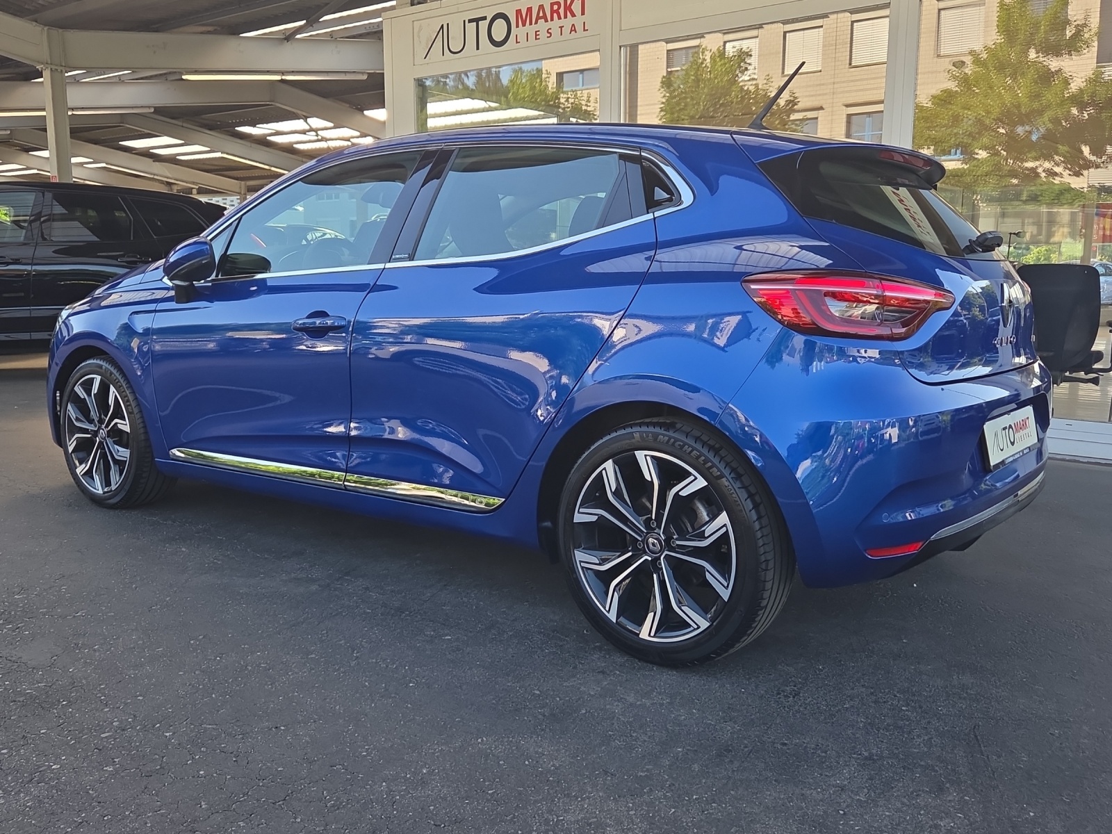 RENAULT Clio 1.6 E-Tech Intens-showroom-element-2