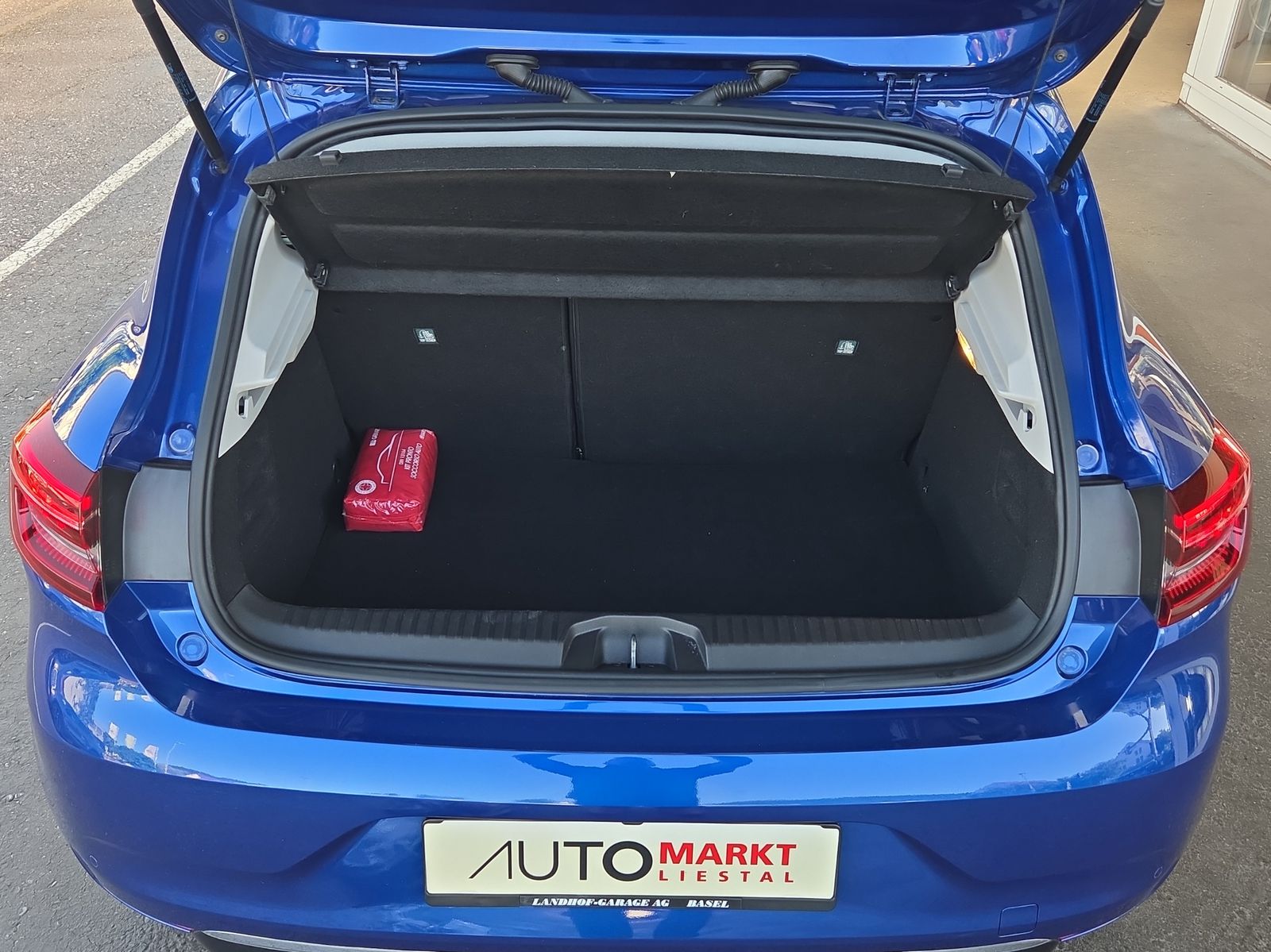 RENAULT Clio 1.6 E-Tech Intens-image-11