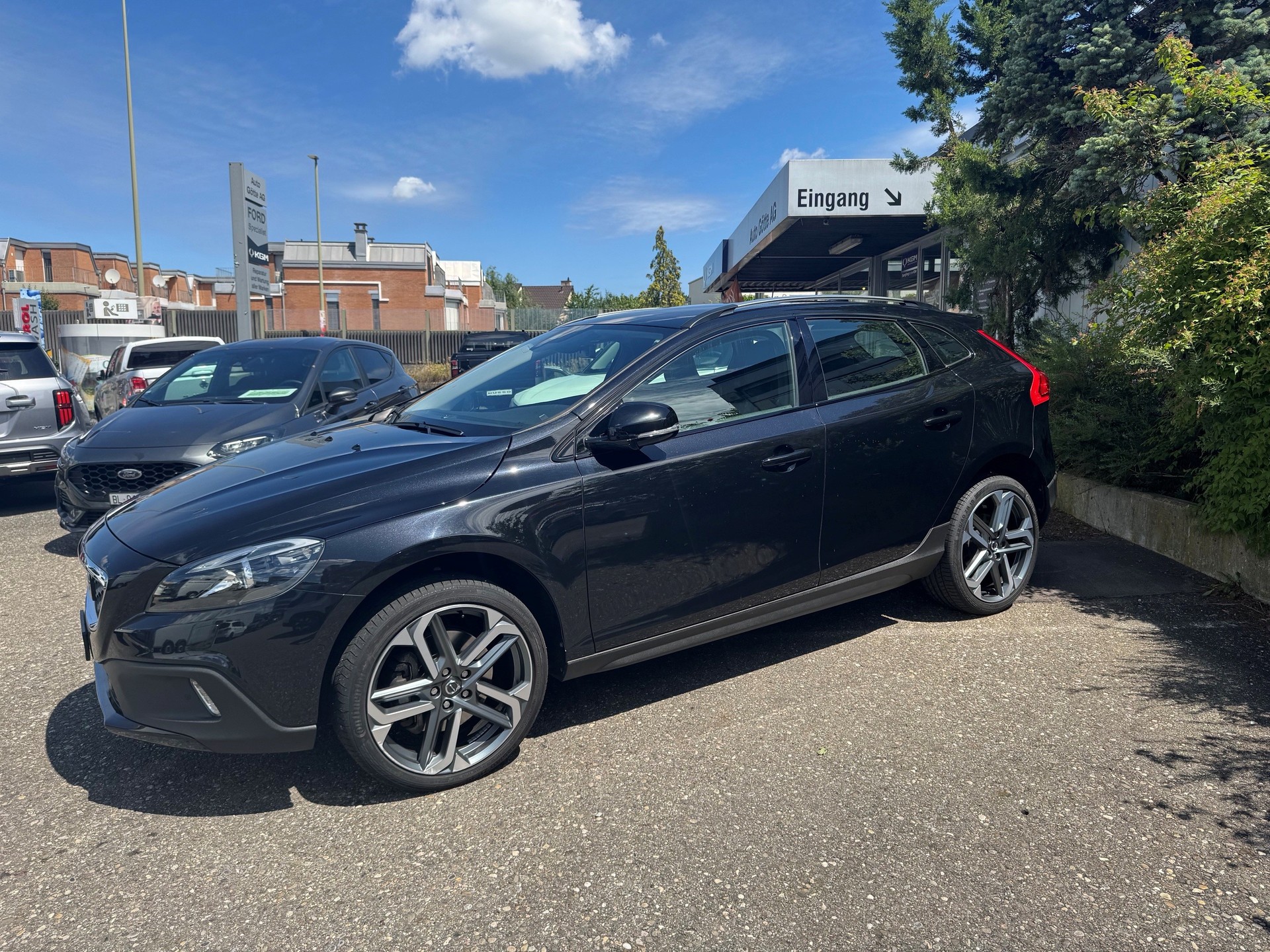 VOLVO V40 Cross Country T4 2.0 AWD Momentum Geartronic-showroom-element-2