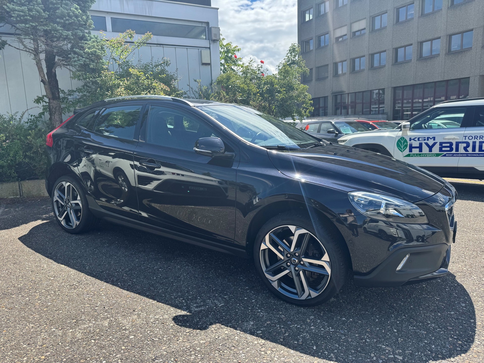 VOLVO V40 Cross Country T4 2.0 AWD Momentum Geartronic-showroom-element-1