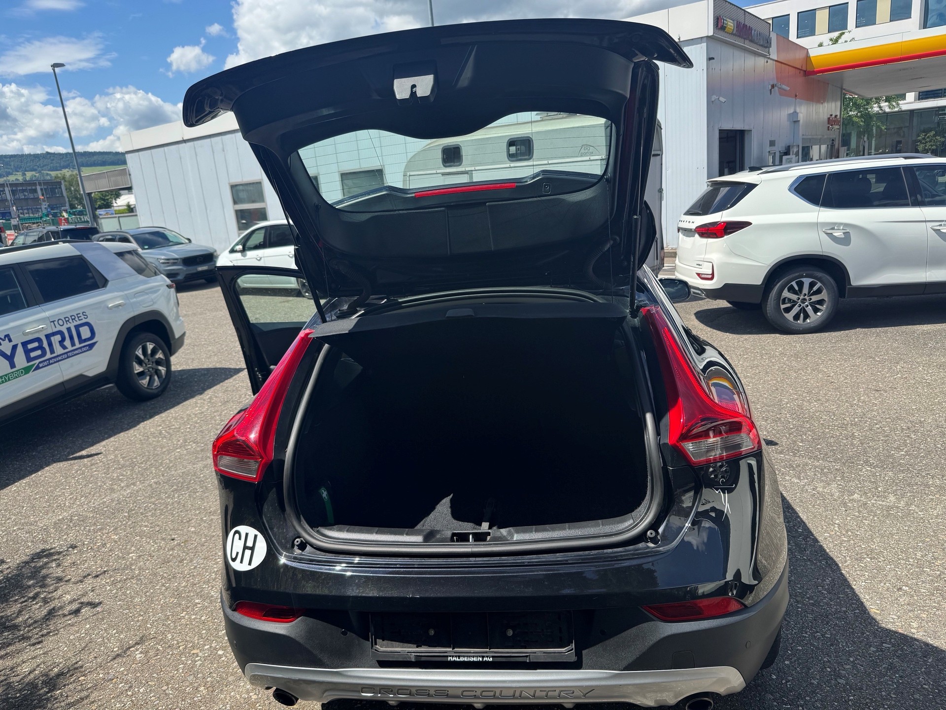 VOLVO V40 Cross Country T4 2.0 AWD Momentum Geartronic-image-4