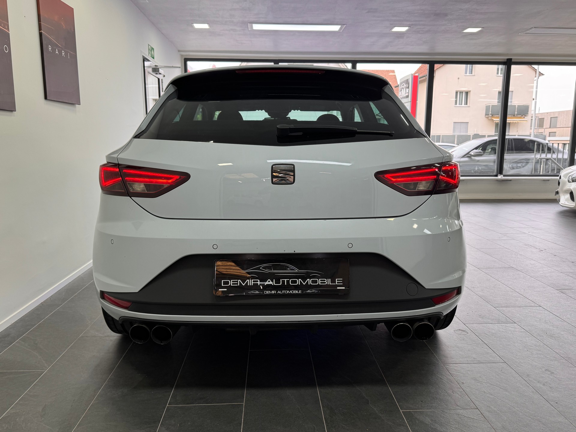 SEAT Leon SC 2.0 TSI Cupra 280 *Schalensitze / RIEGER Auspuffanlage / RIEGER Ansaugung / Pack Black Line / ACC*-image-4