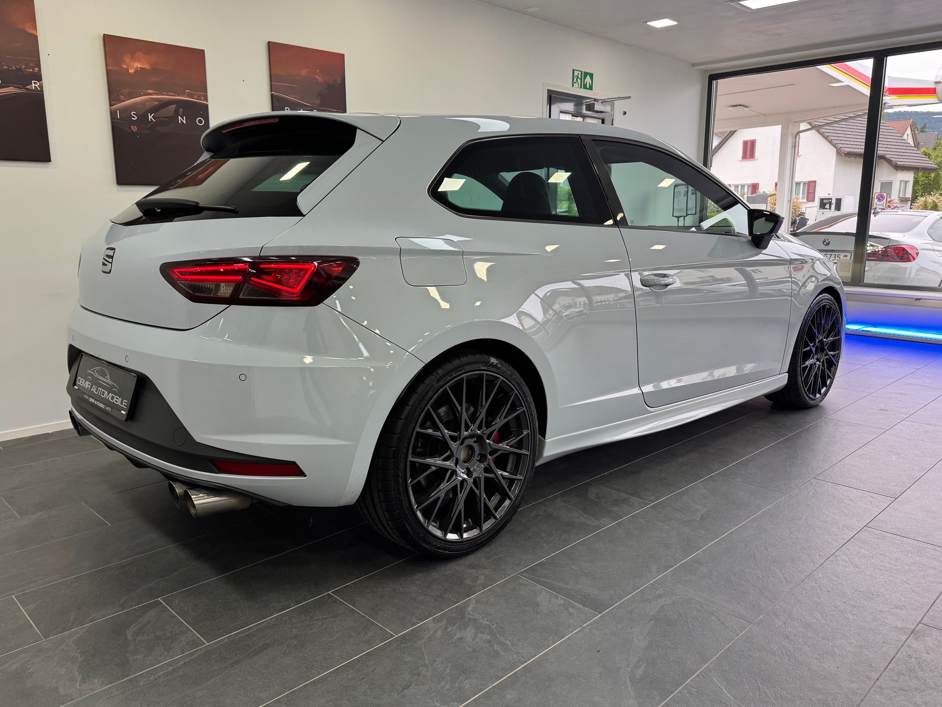 SEAT Leon SC 2.0 TSI Cupra 280 *Schalensitze / RIEGER Auspuffanlage / RIEGER Ansaugung / Pack Black Line / ACC*-image-3