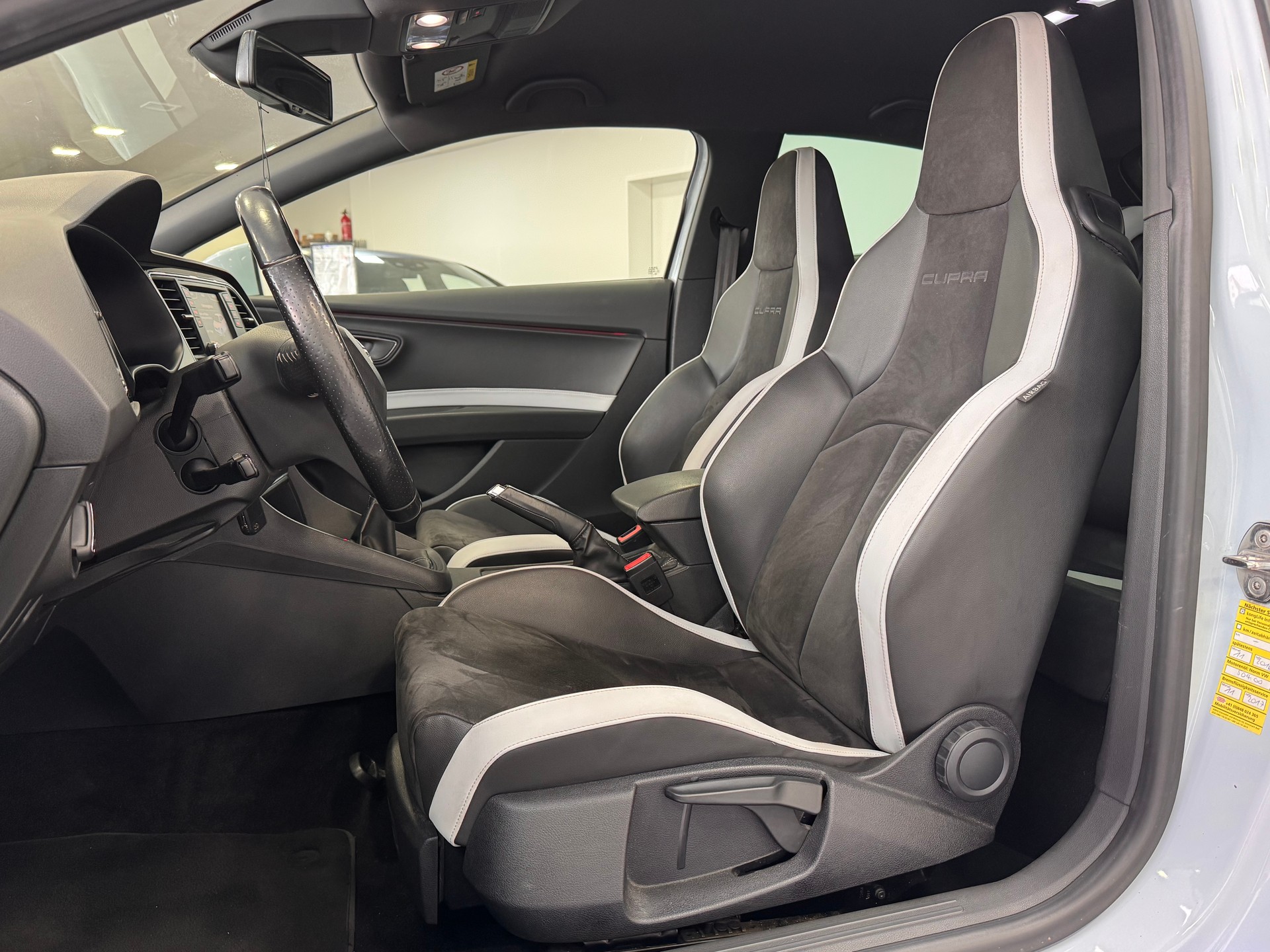 SEAT Leon SC 2.0 TSI Cupra 280 *Schalensitze / RIEGER Auspuffanlage / RIEGER Ansaugung / Pack Black Line / ACC*-image-7