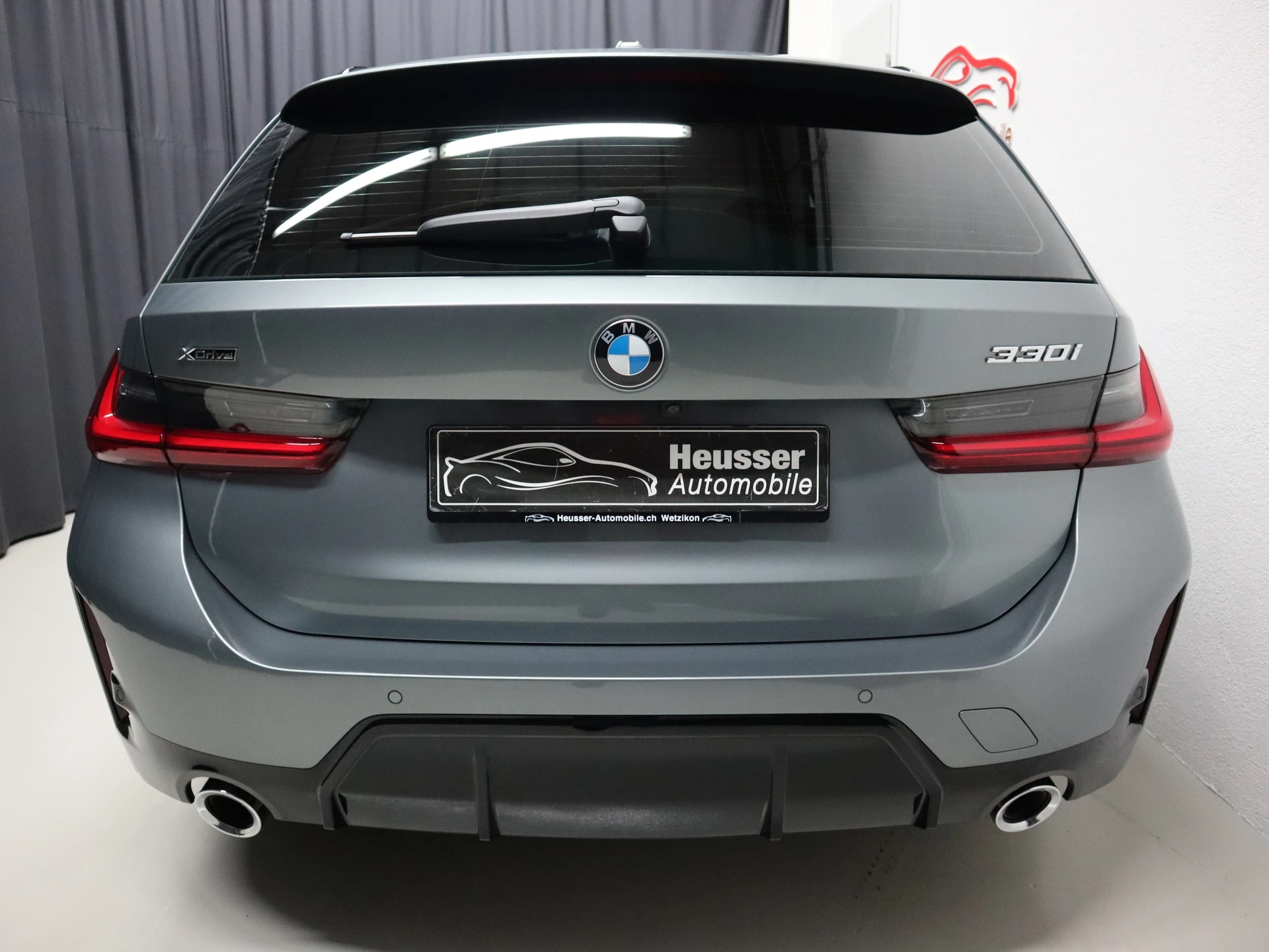 BMW 330i Touring xDrive Steptronic M Sport - Live Cockpit - Navi - Kamera - 245 PS-image-4