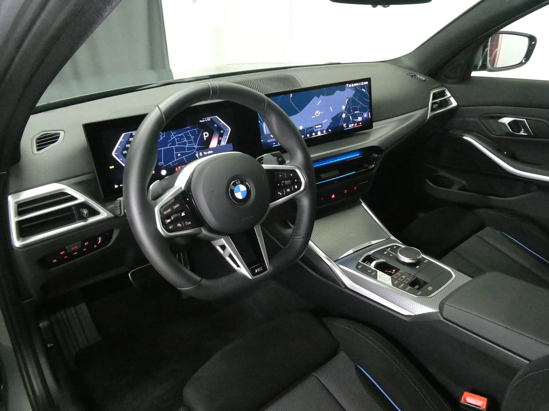 BMW 330i Touring xDrive Steptronic M Sport - Live Cockpit - Navi - Kamera - 245 PS-image-7