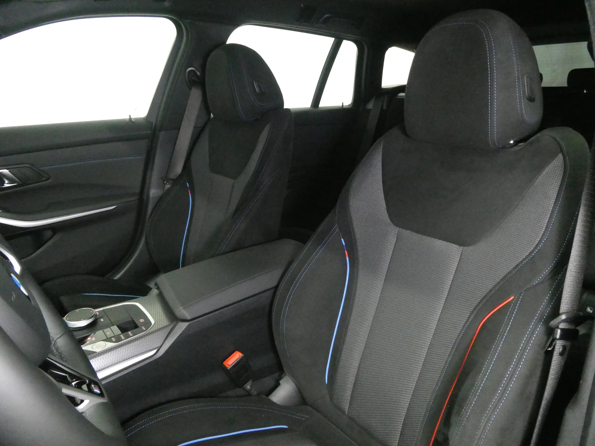 BMW 330i Touring xDrive Steptronic M Sport - Live Cockpit - Navi - Kamera - 245 PS-image-8