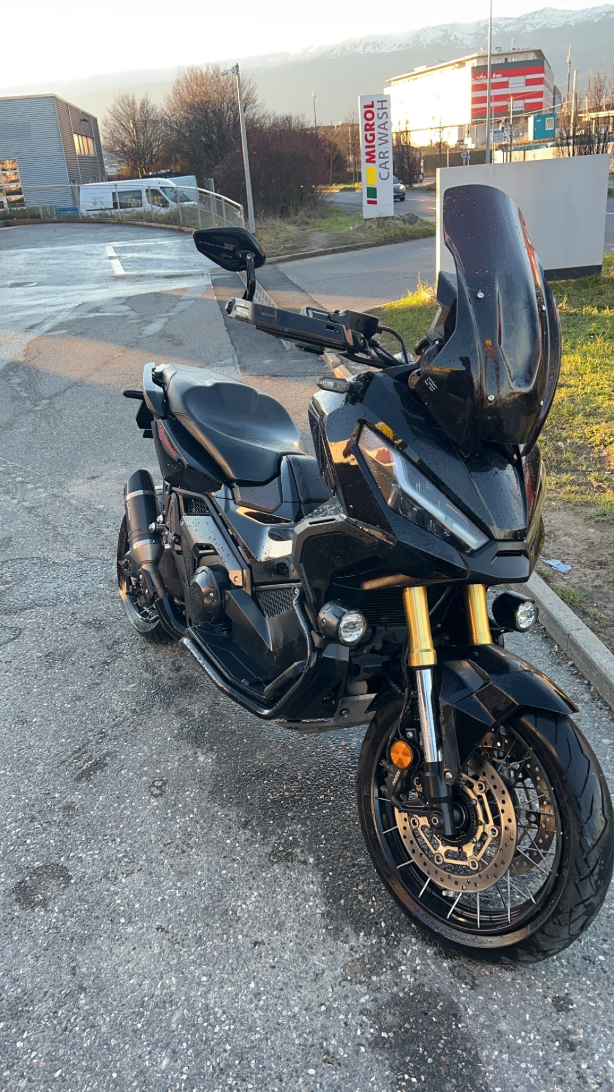 HONDA X-ADV 750-image-1