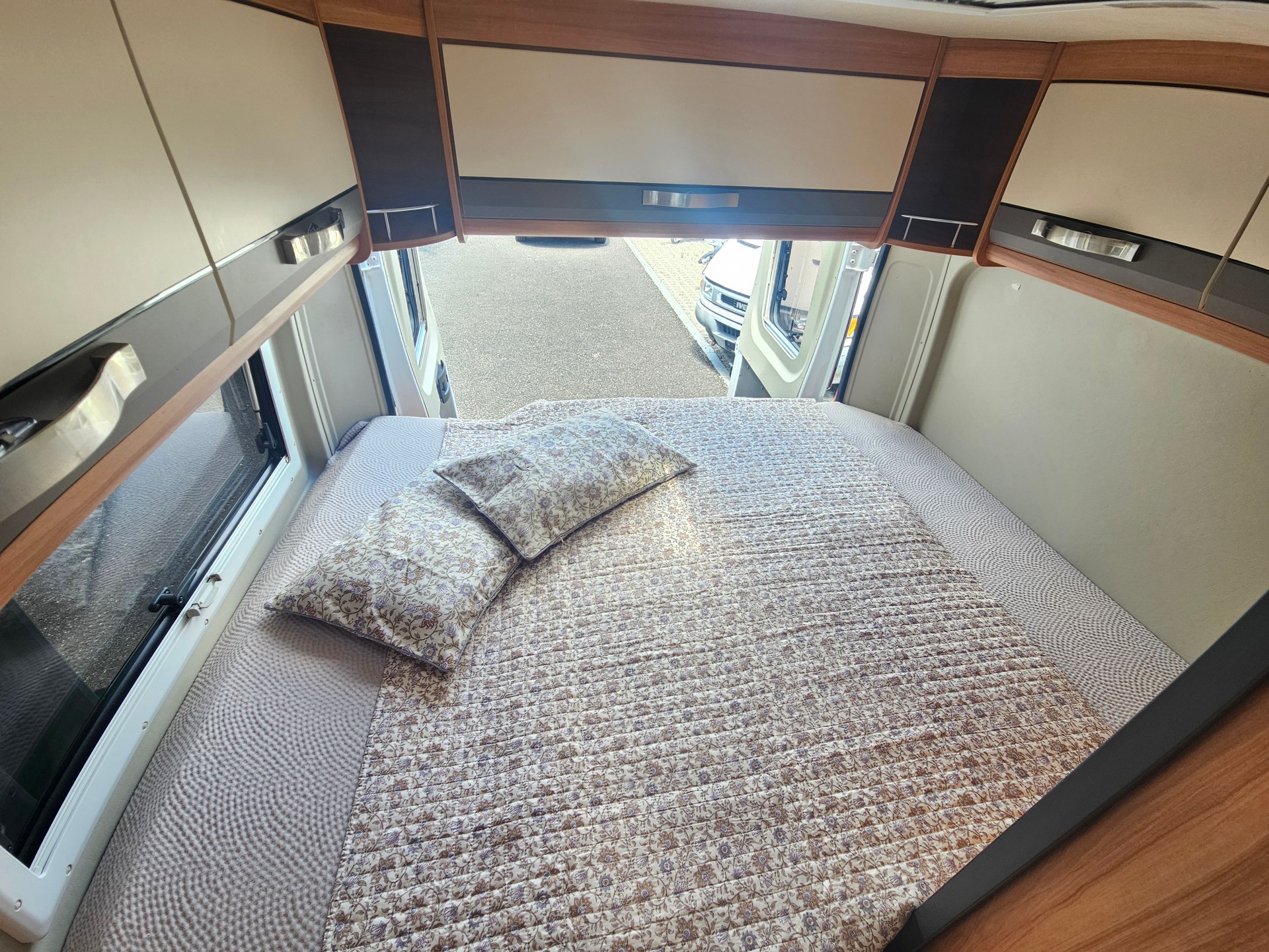 PÖSSL Summit Plus 600 mit Doppelbett!-image-10